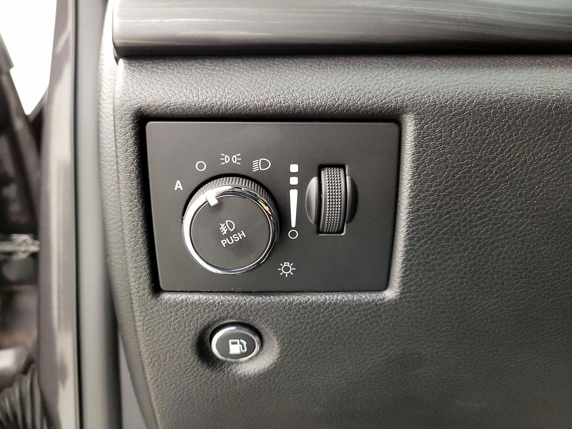 Thumbnail: 2019 Jeep Grand Cherokee - 13
