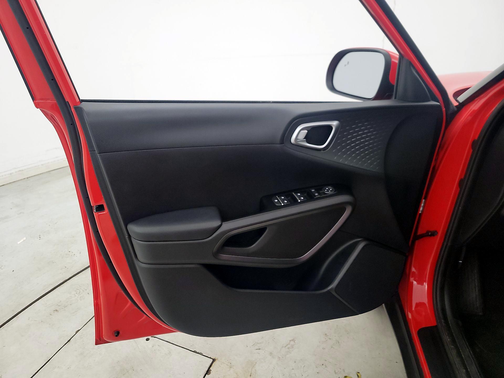 Thumbnail: 2020 Kia Soul - 12