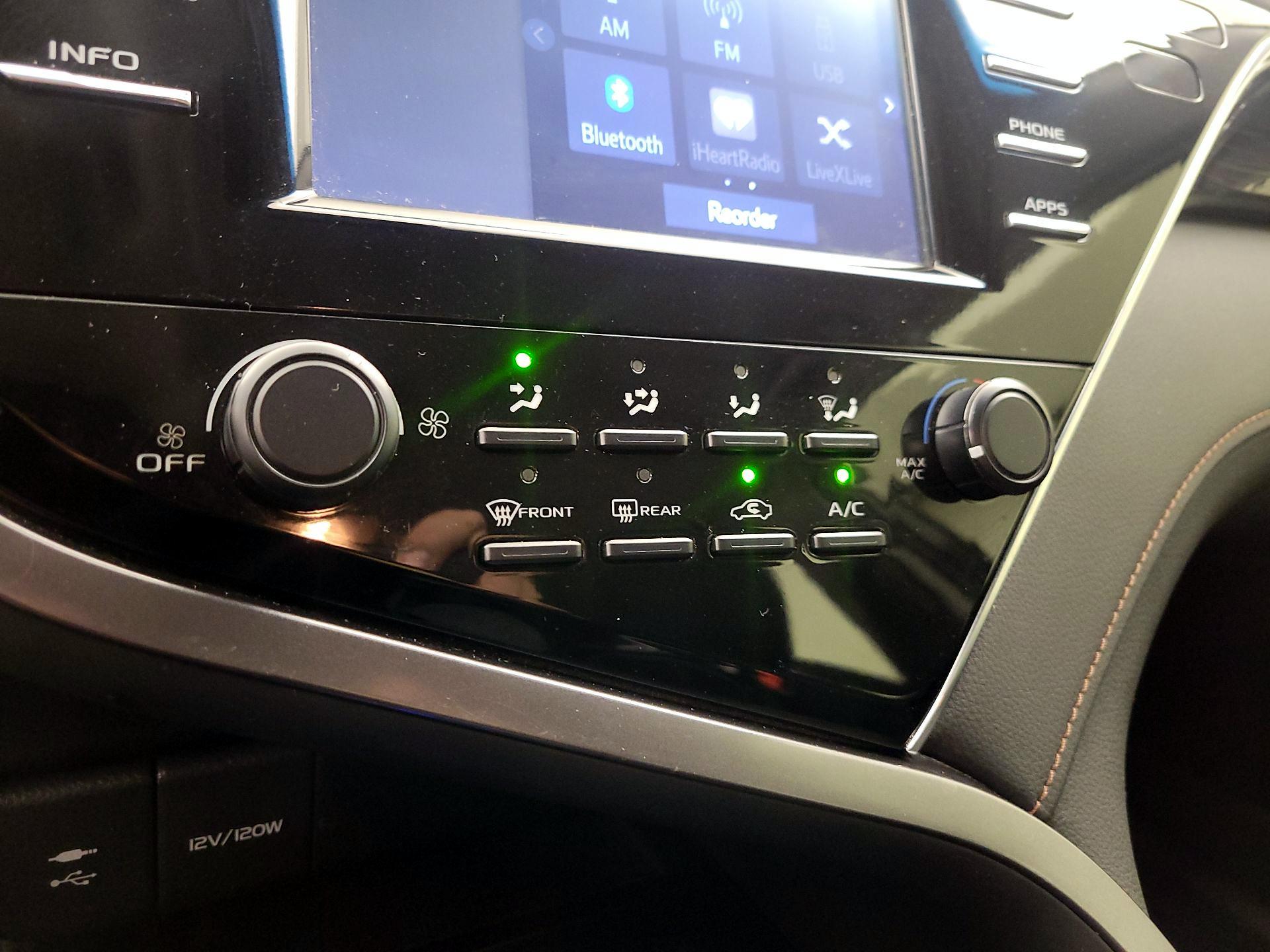 Thumbnail: 2018 Toyota Camry - 16