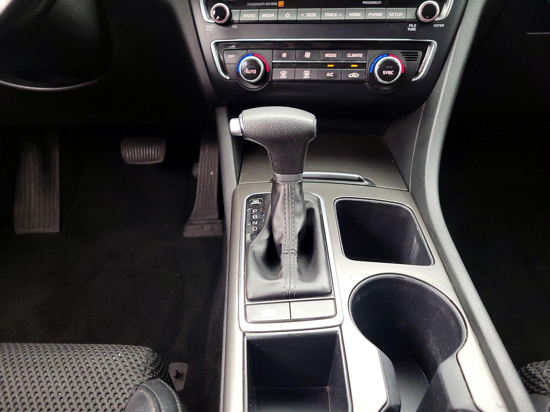 Thumbnail: 2019 Kia Optima - 17