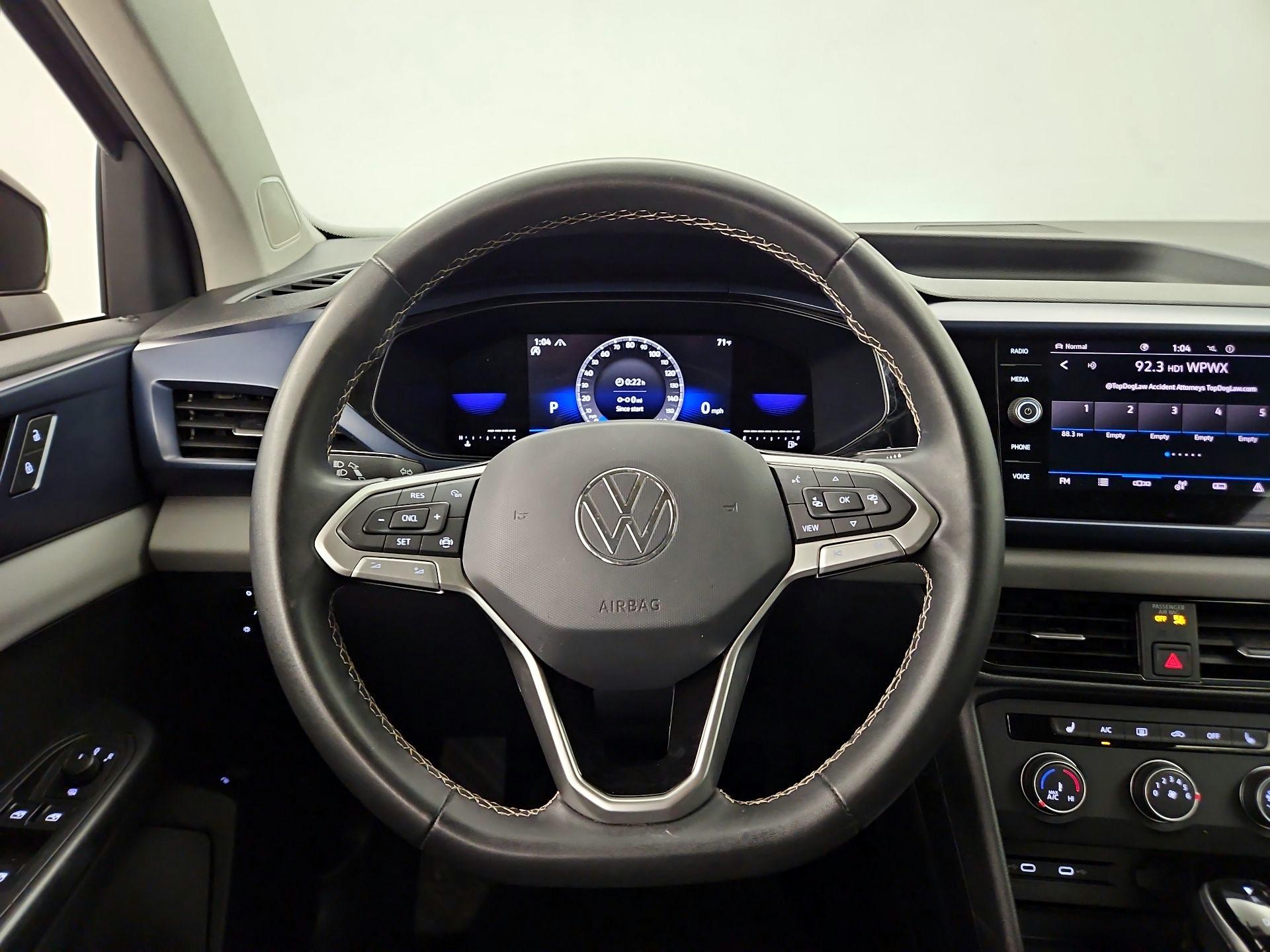 Thumbnail: 2022 Volkswagen Taos - 10