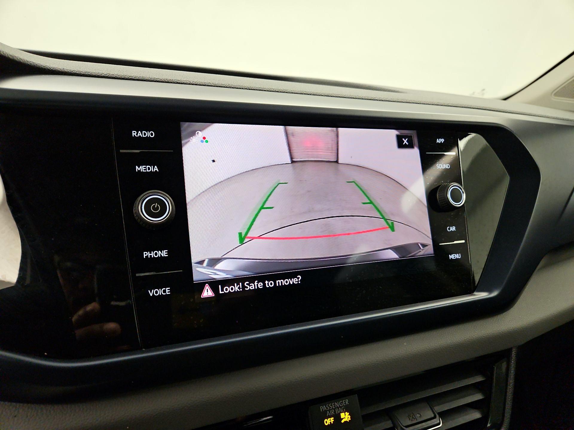 Thumbnail: 2022 Volkswagen Taos - 14