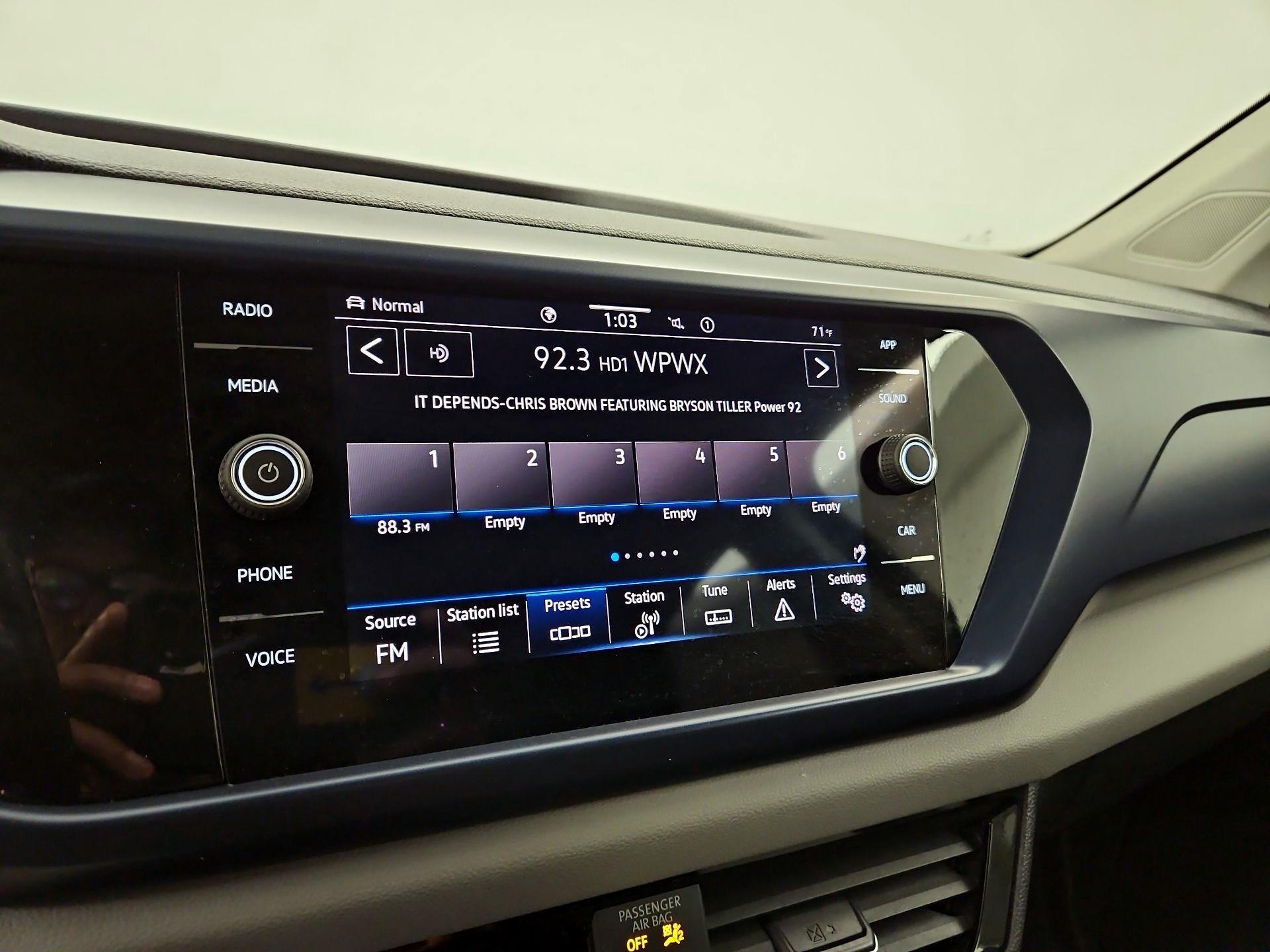 Thumbnail: 2022 Volkswagen Taos - 15