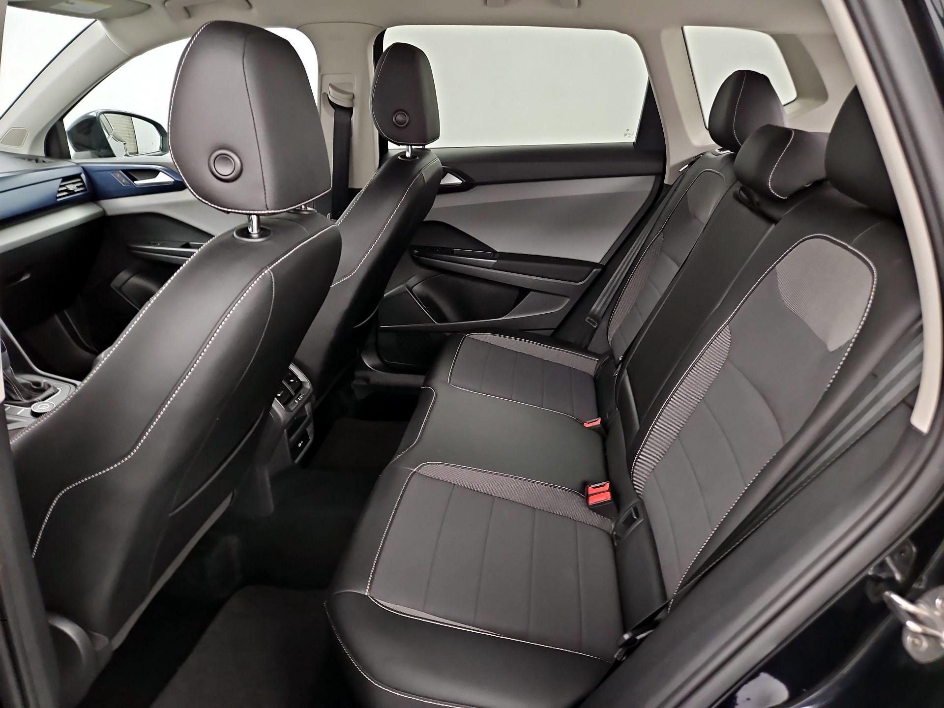 Thumbnail: 2022 Volkswagen Taos - 19