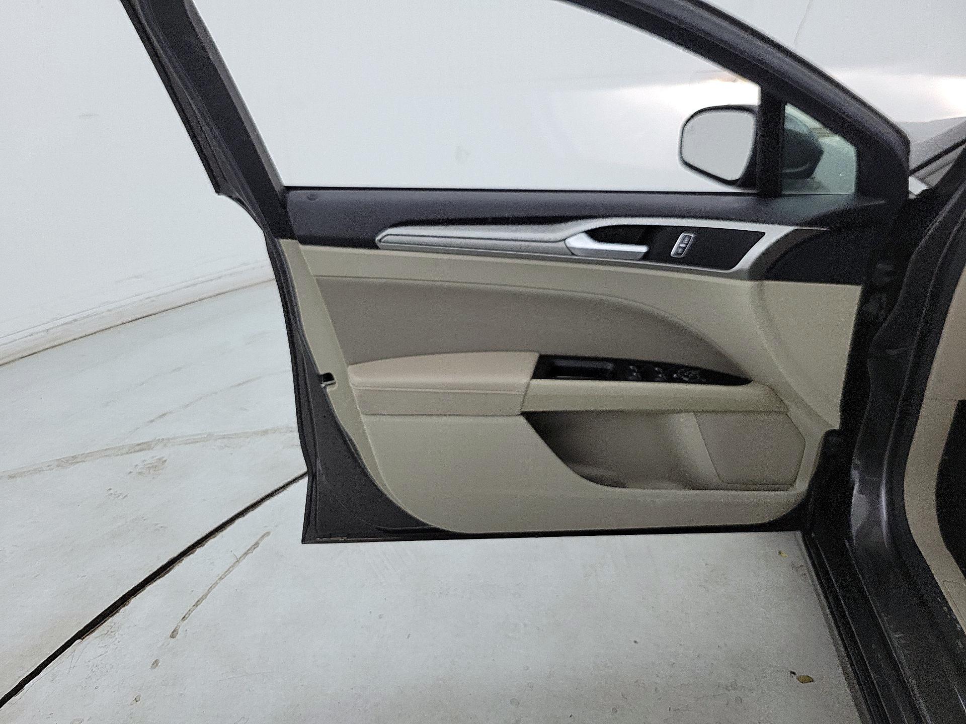 Thumbnail: 2019 Ford Fusion - 12