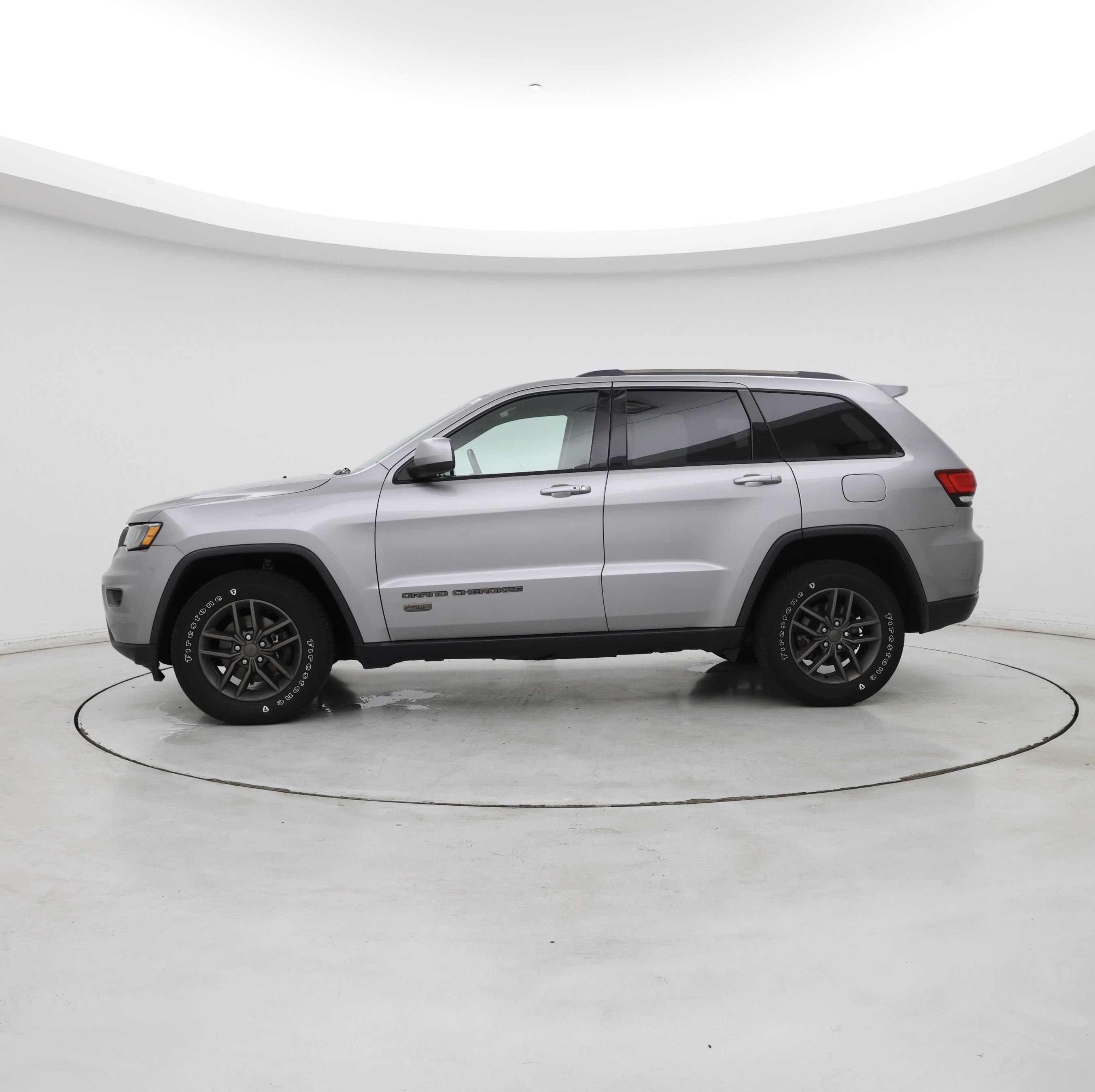 Thumbnail: 2016 Jeep Grand Cherokee - 3