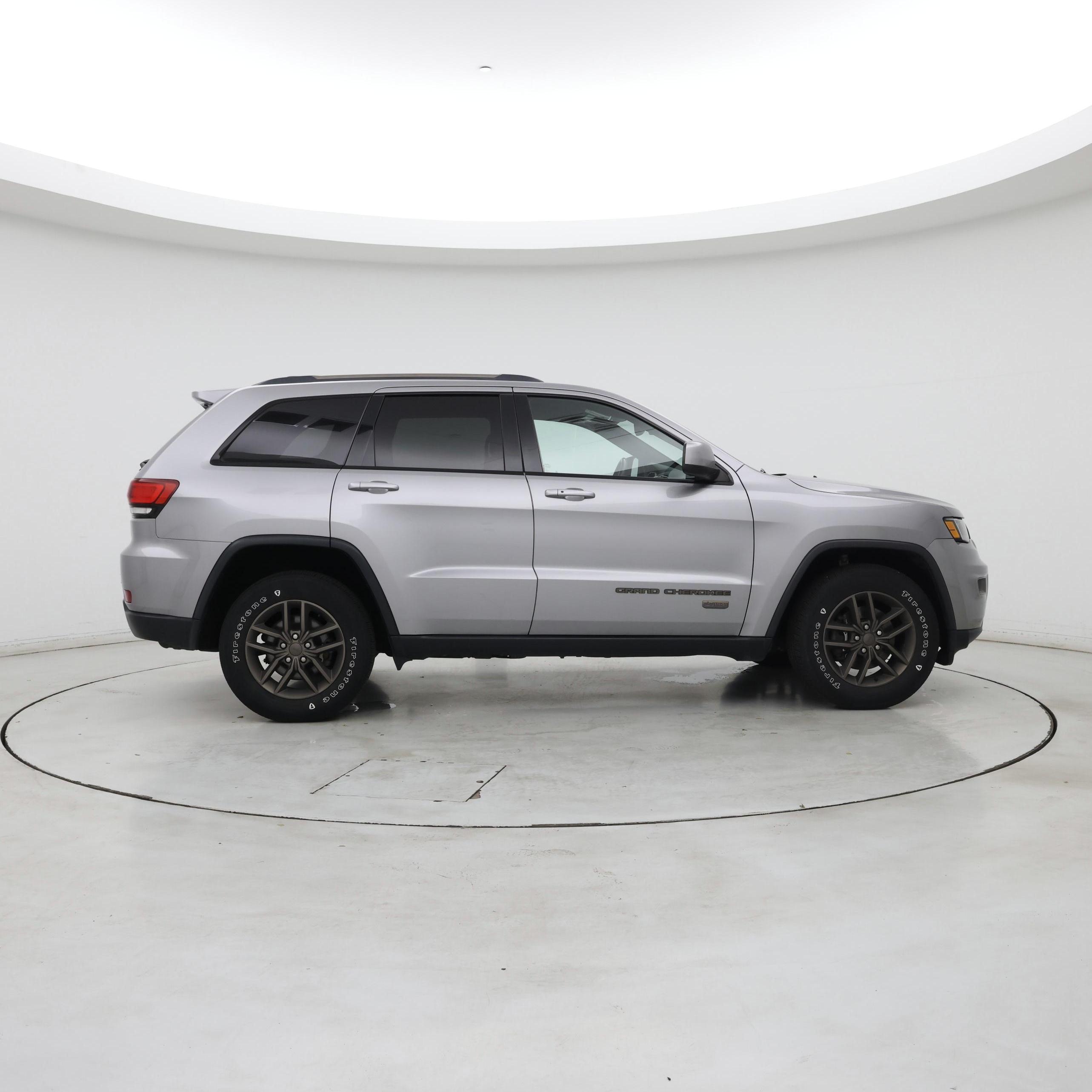 Thumbnail: 2016 Jeep Grand Cherokee - 7