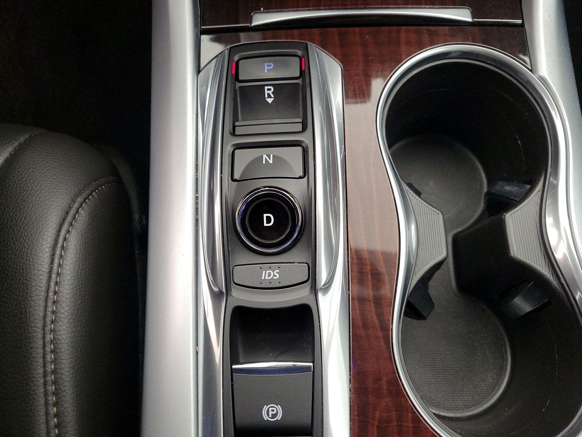Thumbnail: 2017 Acura TLX - 17