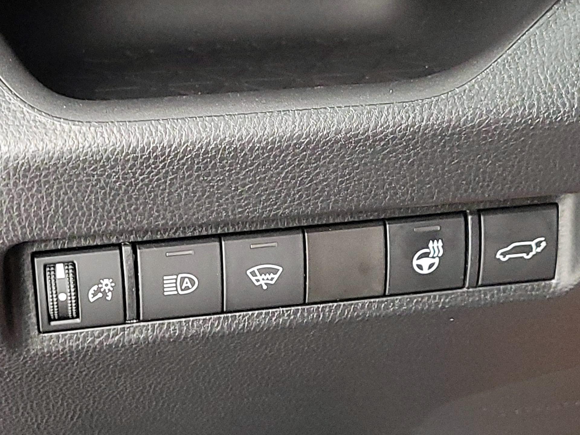 Thumbnail: 2022 Toyota RAV4 - 13