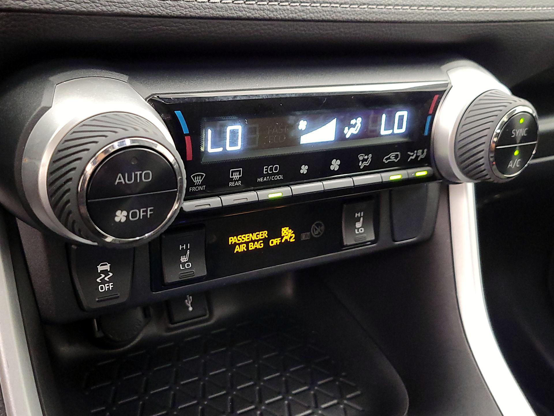Thumbnail: 2022 Toyota RAV4 - 16