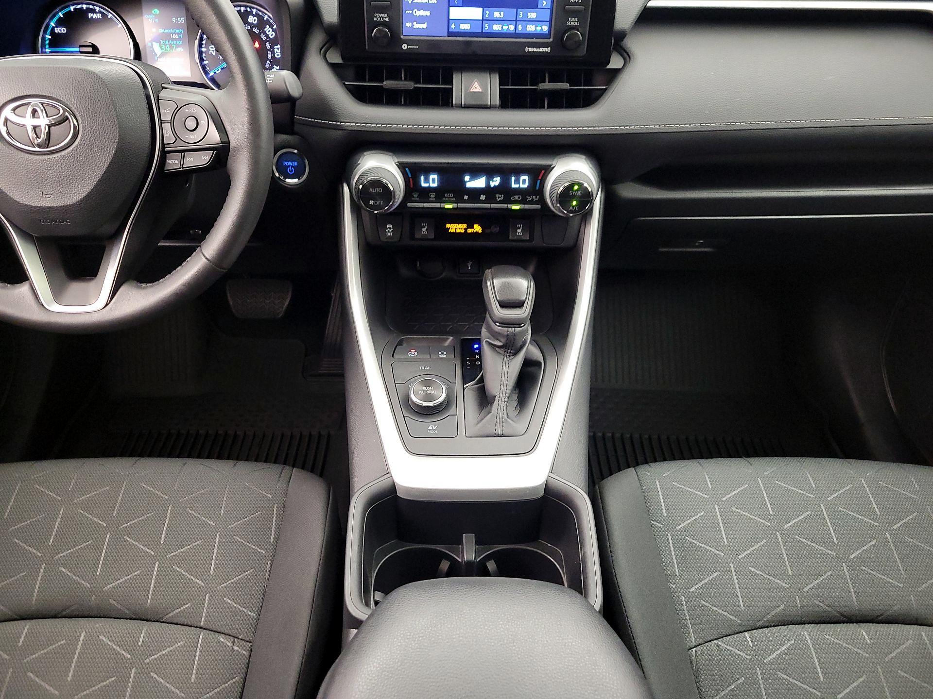 Thumbnail: 2022 Toyota RAV4 - 17