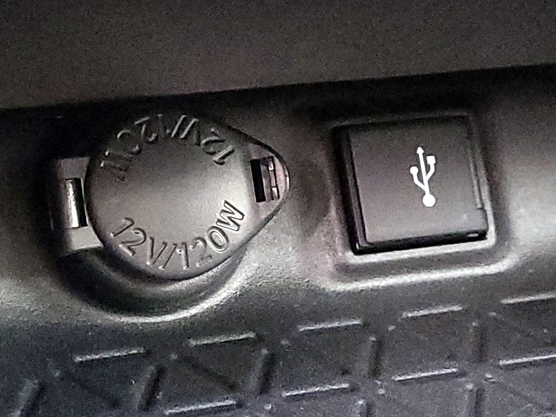 Thumbnail: 2022 Toyota RAV4 - 18