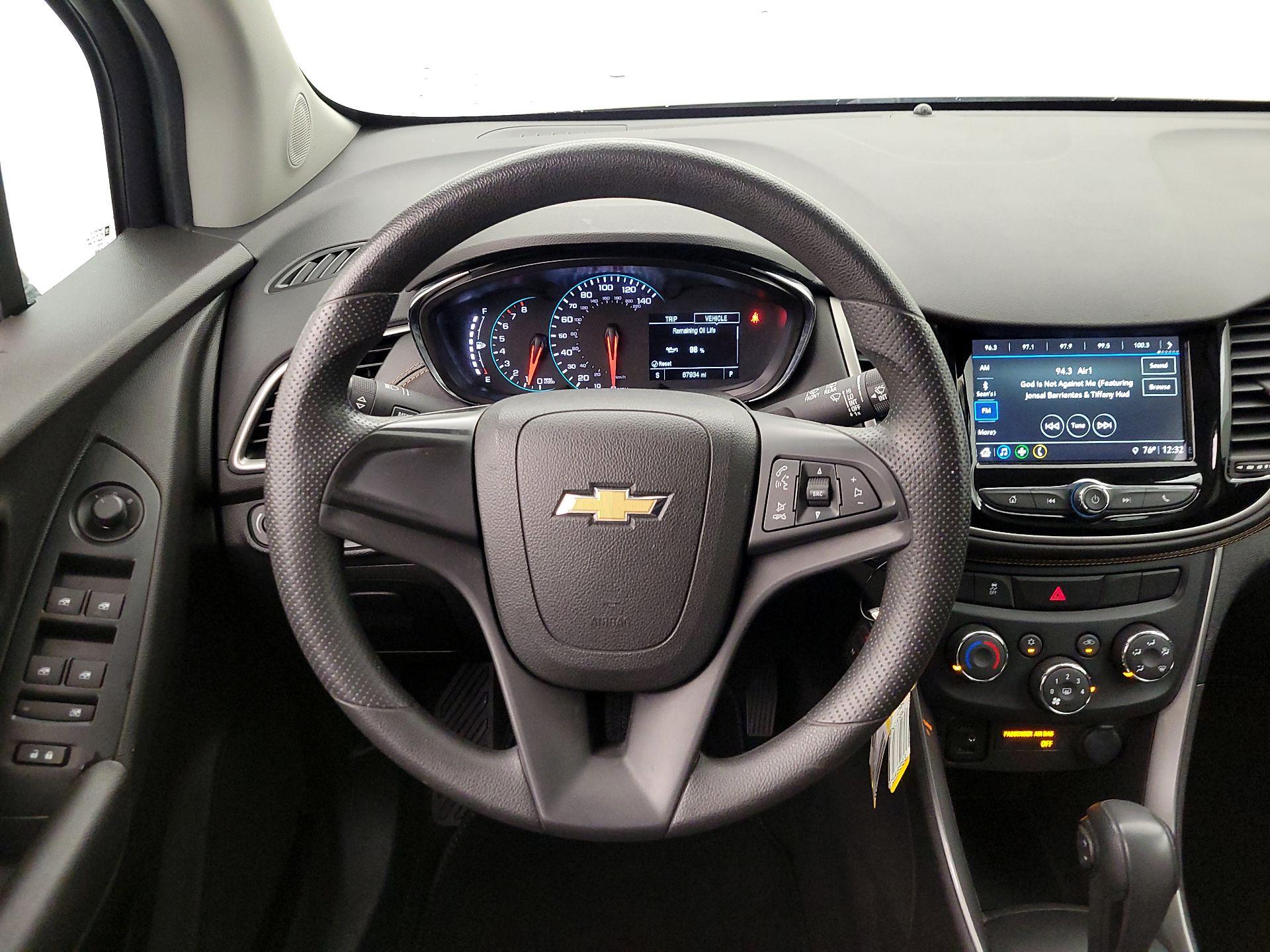 Thumbnail: 2018 Chevrolet Trax - 10