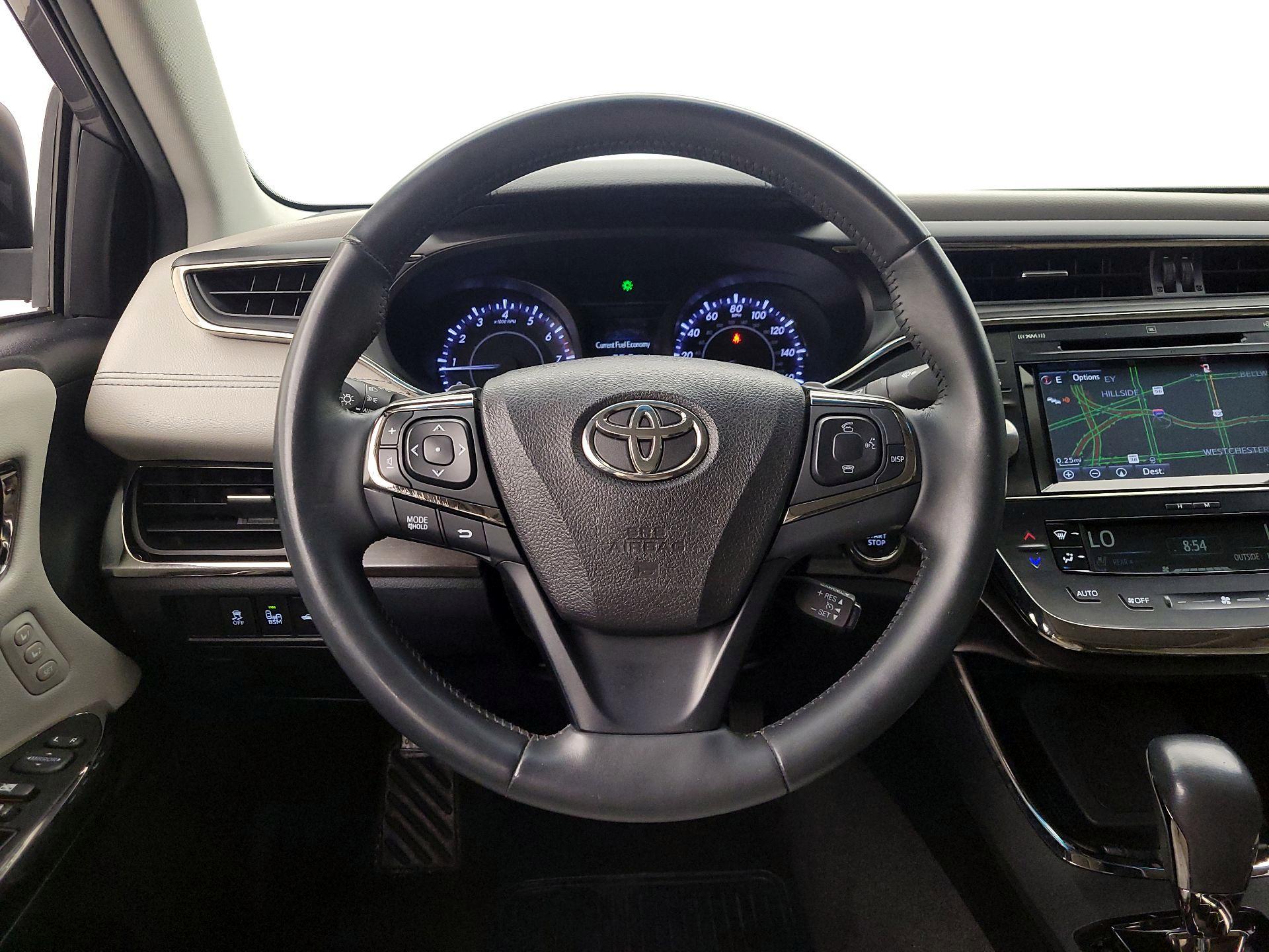 Thumbnail: 2016 Toyota Avalon - 10