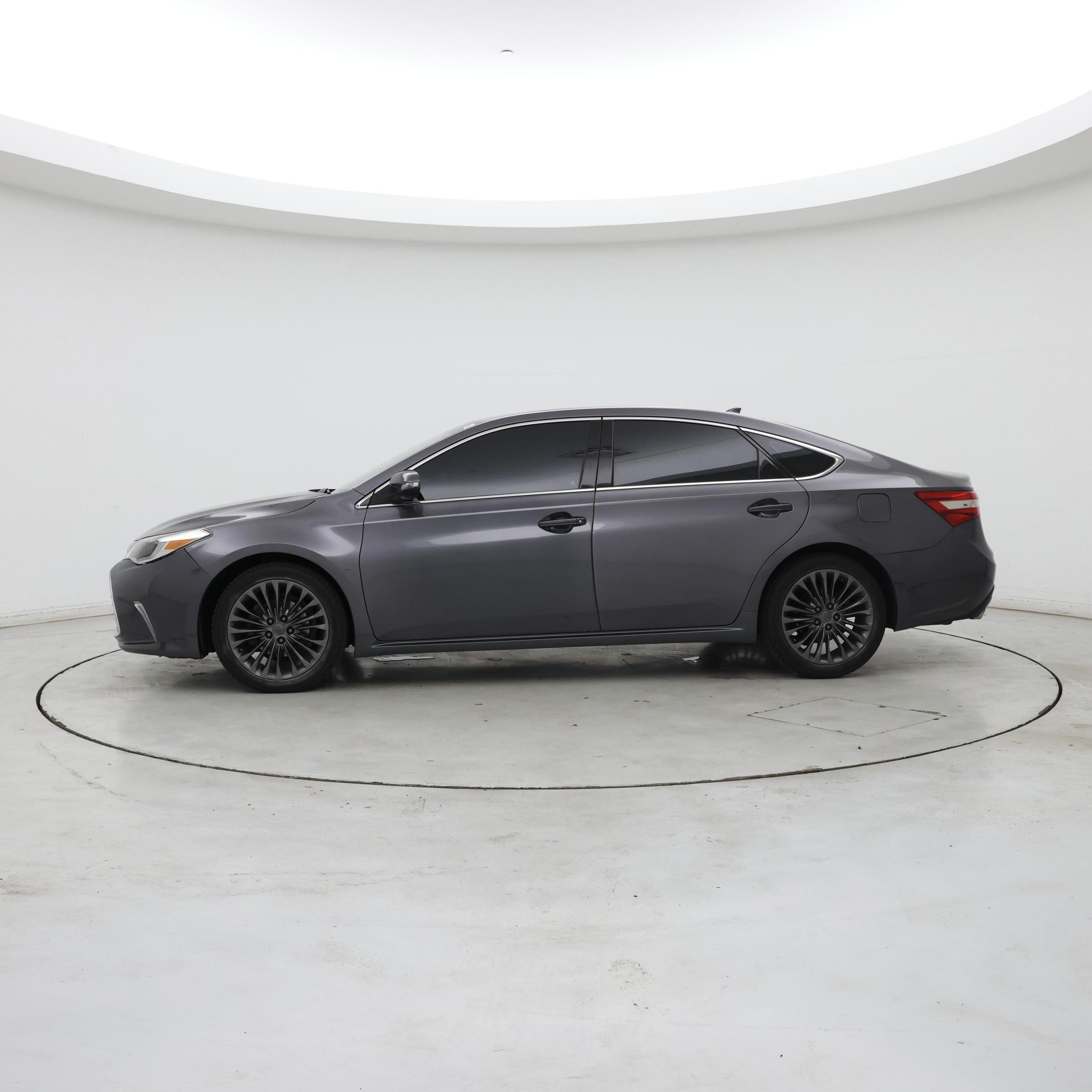 Thumbnail: 2016 Toyota Avalon - 3