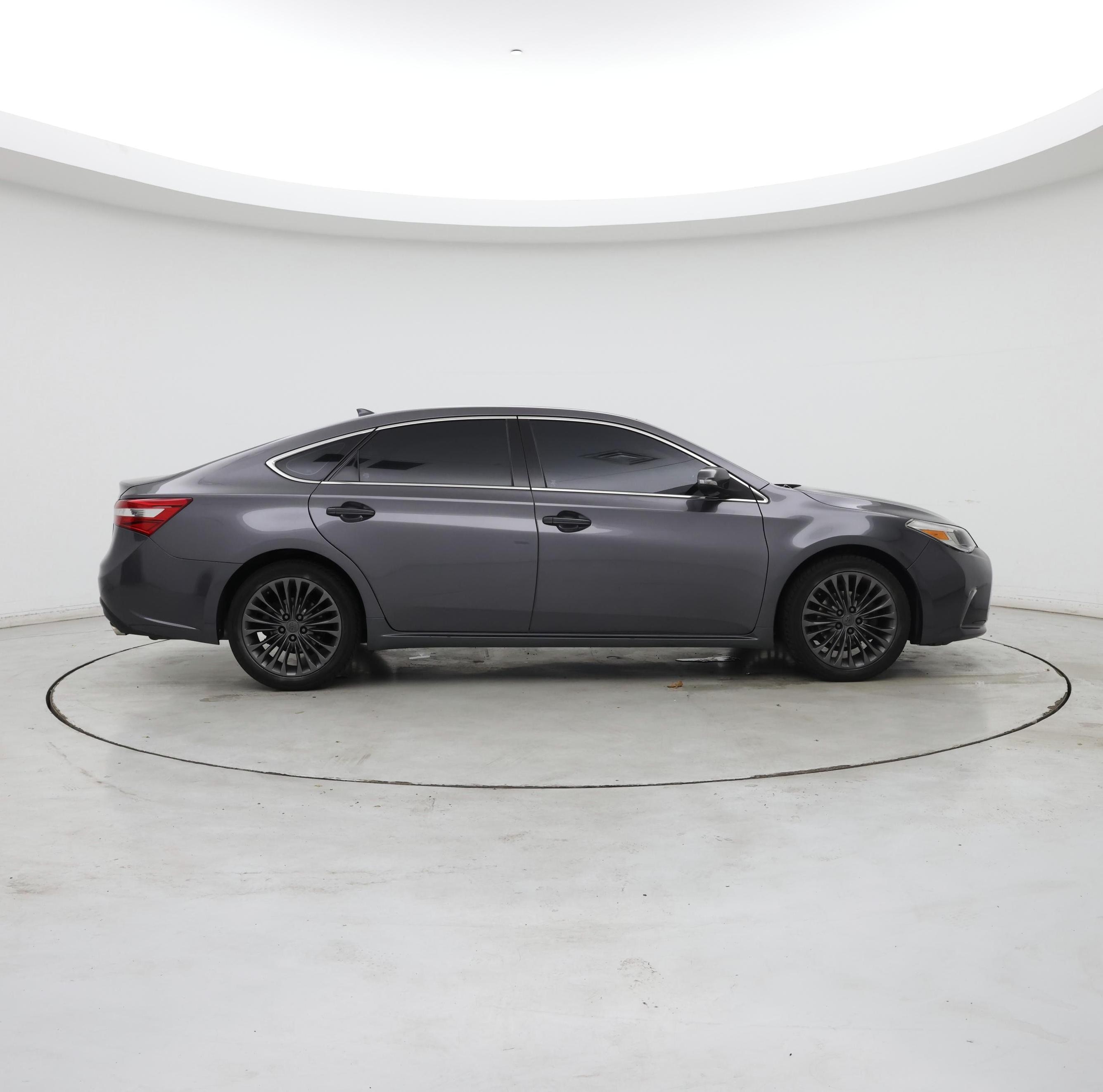 Thumbnail: 2016 Toyota Avalon - 7
