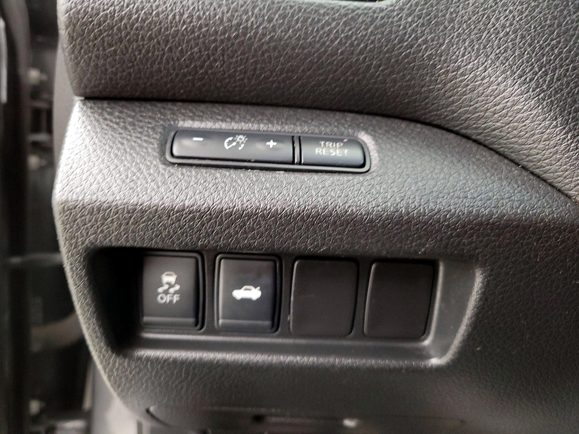 Thumbnail: 2014 Nissan Altima - 13