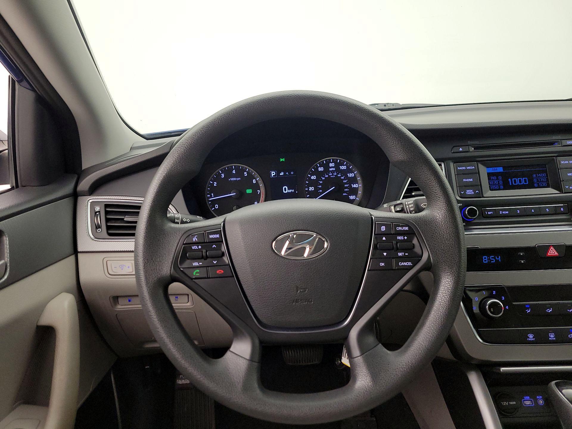 Thumbnail: 2015 Hyundai Sonata - 10