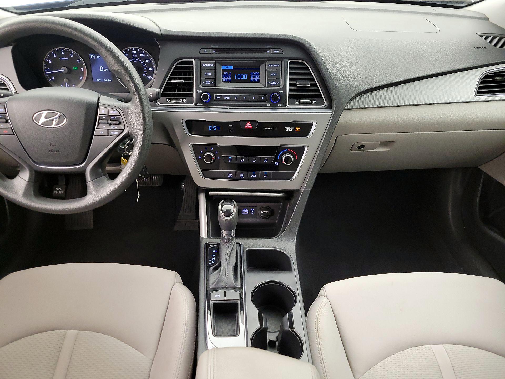 Thumbnail: 2015 Hyundai Sonata - 16