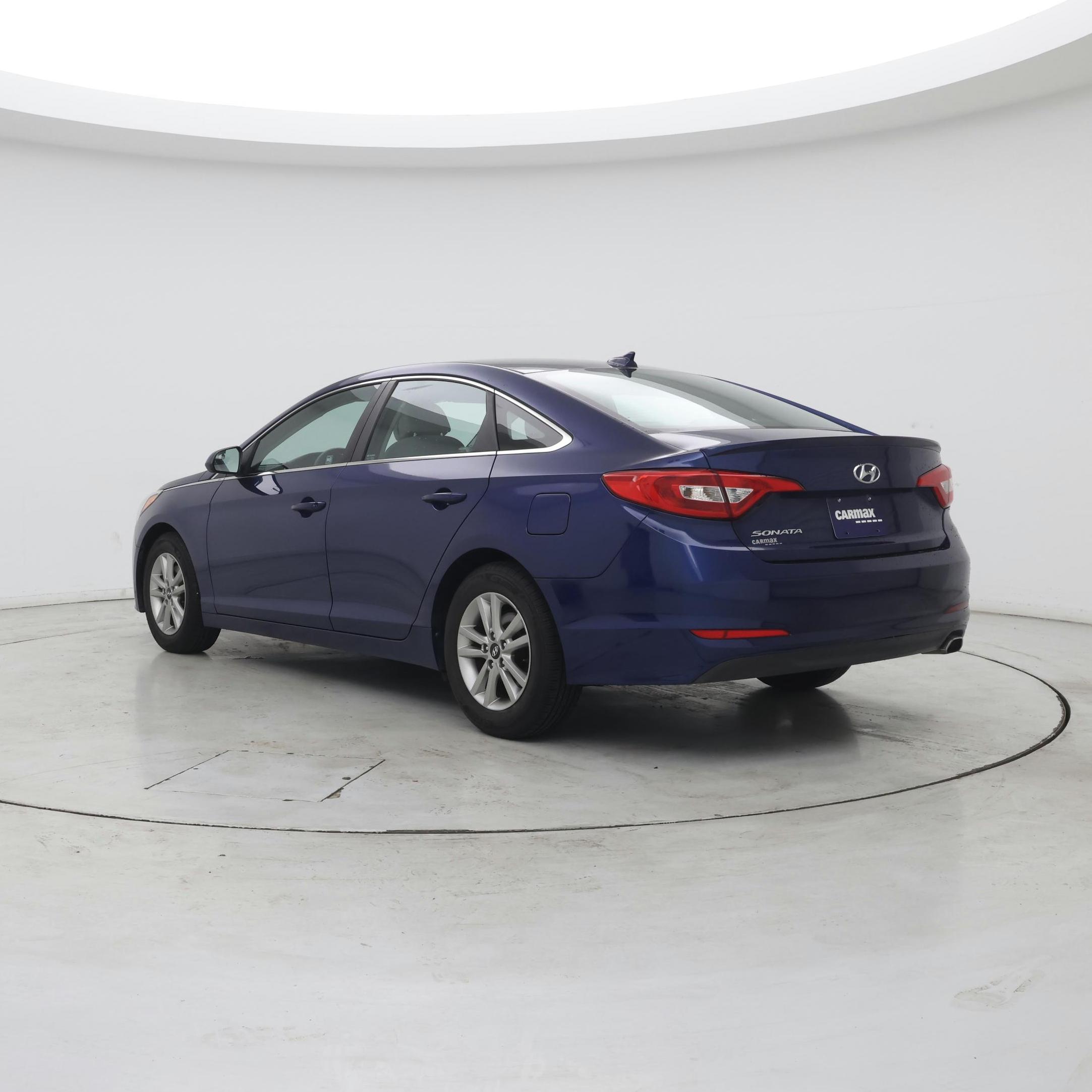 Thumbnail: 2015 Hyundai Sonata - 2