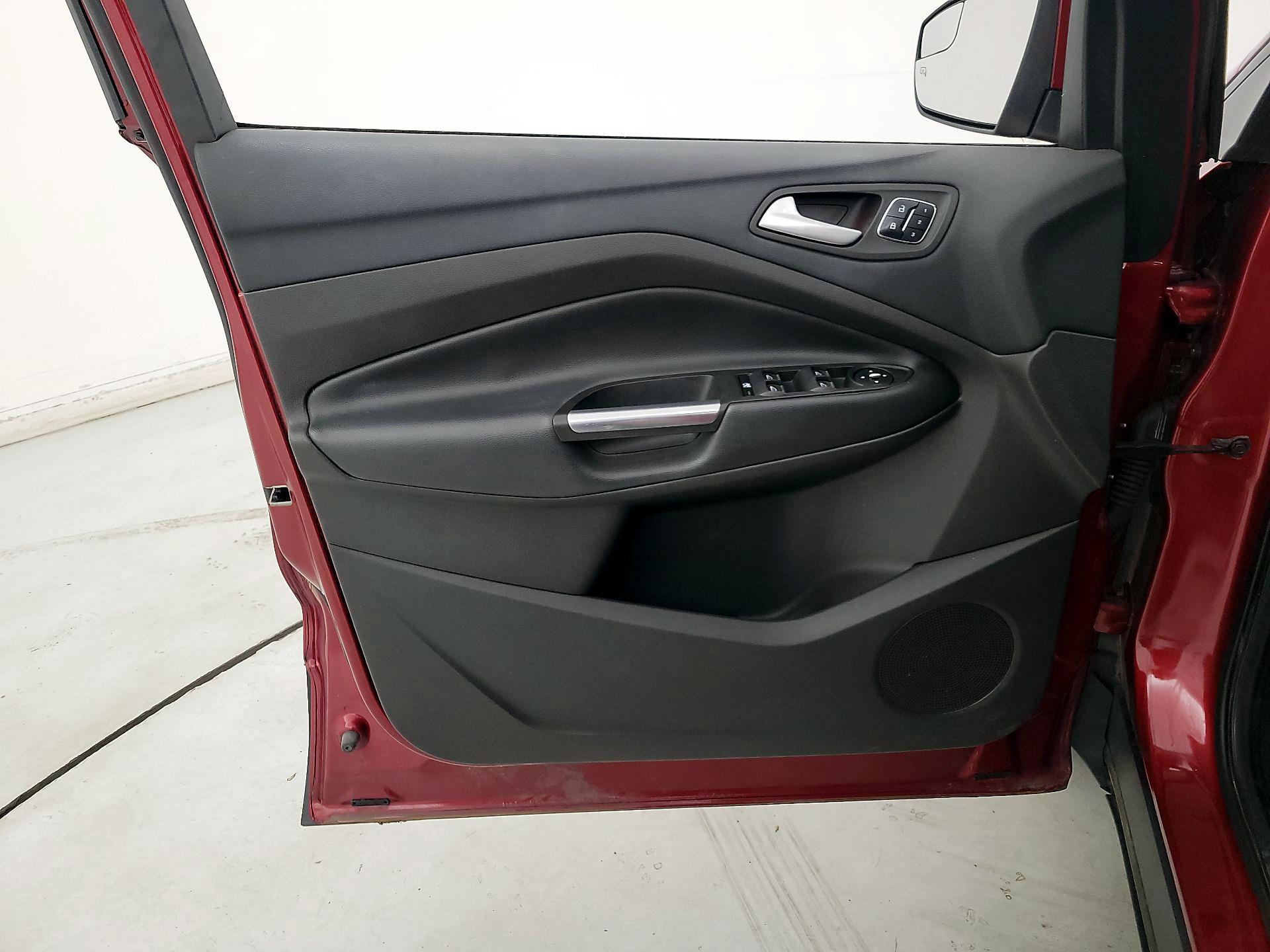 Thumbnail: 2016 Ford Escape - 12