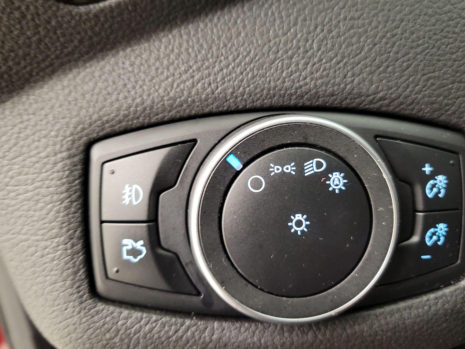 Thumbnail: 2016 Ford Escape - 13