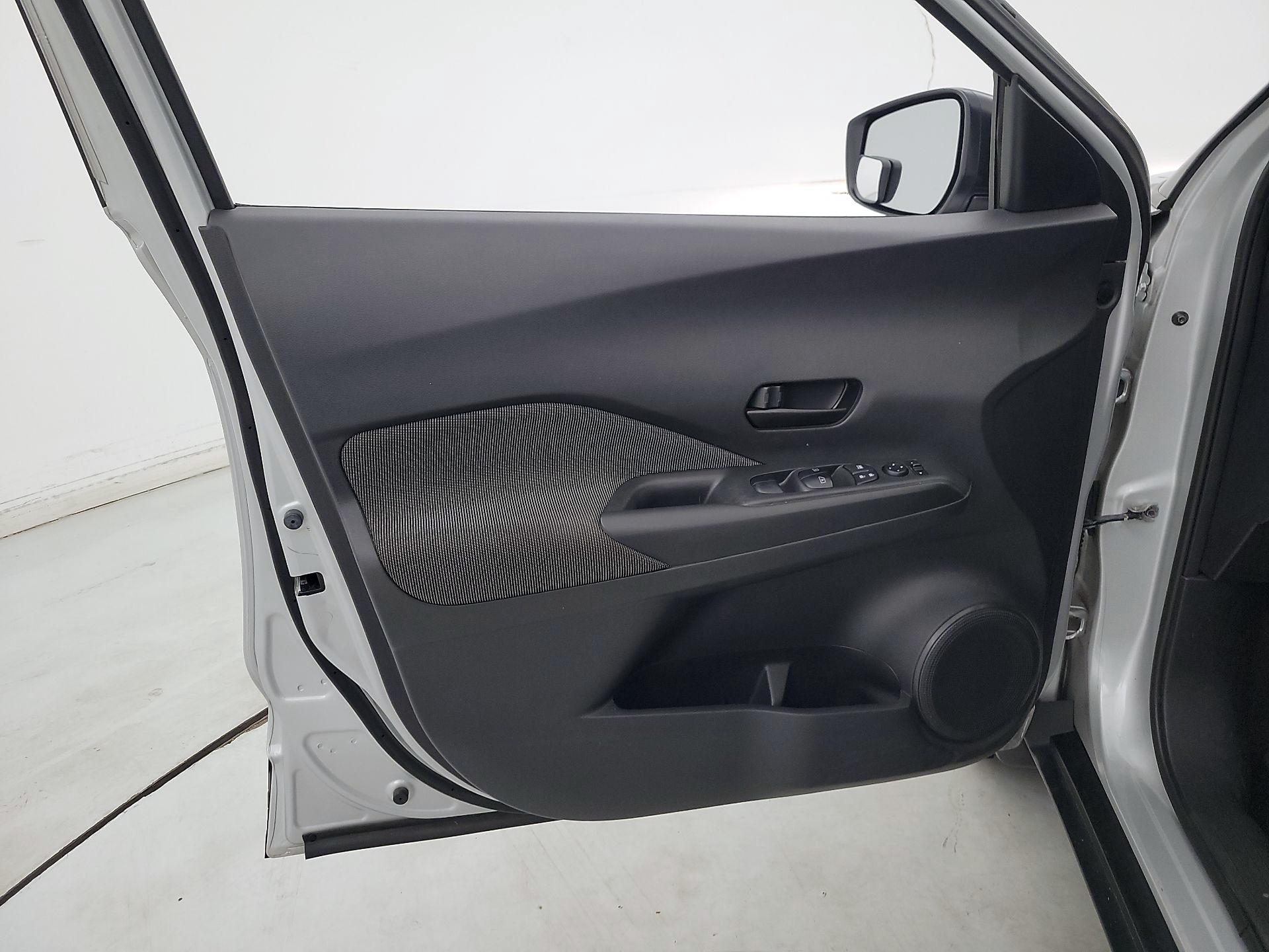 Thumbnail: 2019 Nissan Kicks - 12