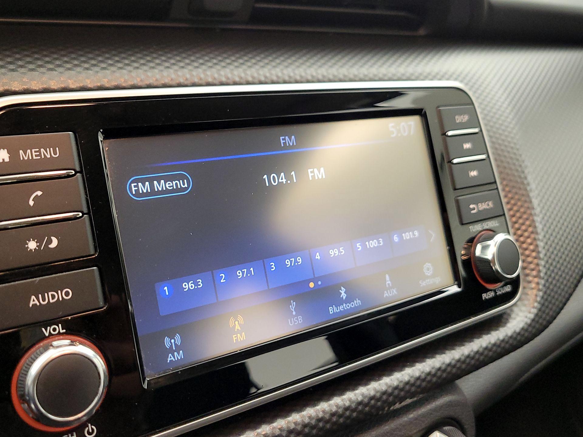 Thumbnail: 2019 Nissan Kicks - 15