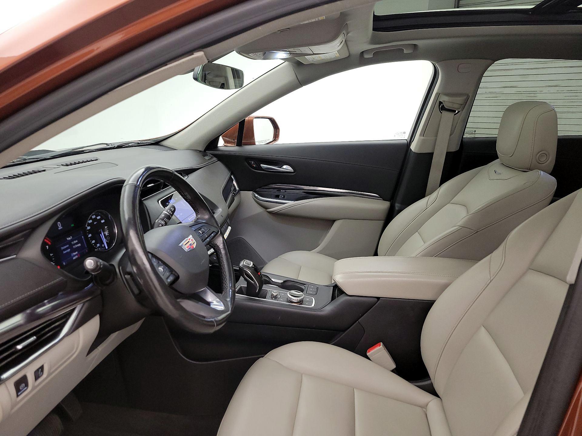 Thumbnail: 2019 Cadillac XT4 - 11