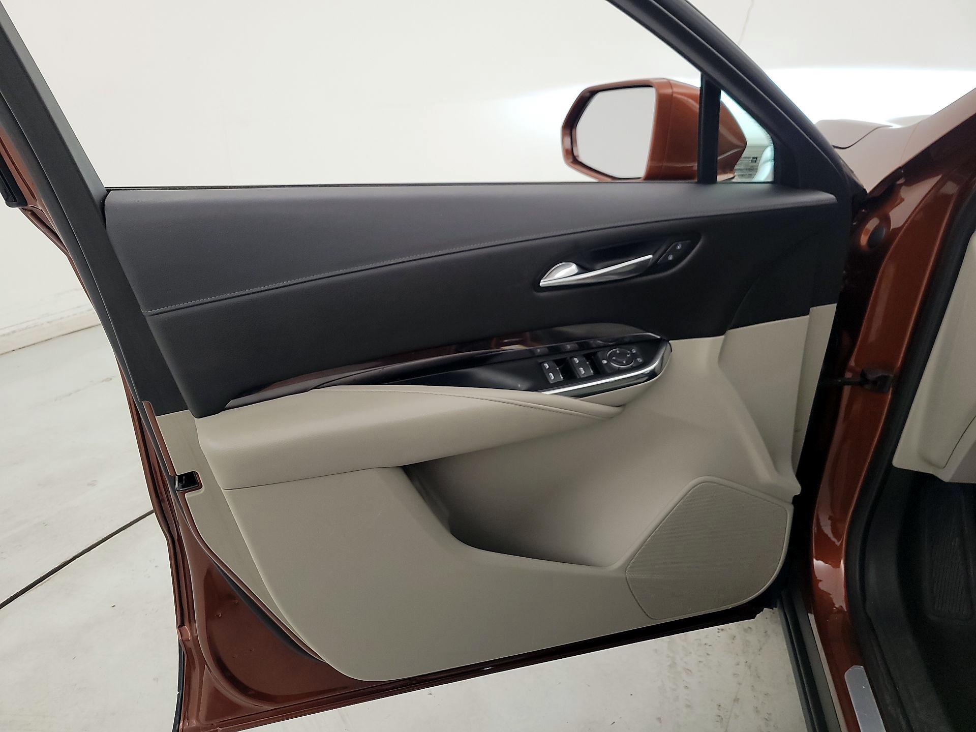 Thumbnail: 2019 Cadillac XT4 - 12