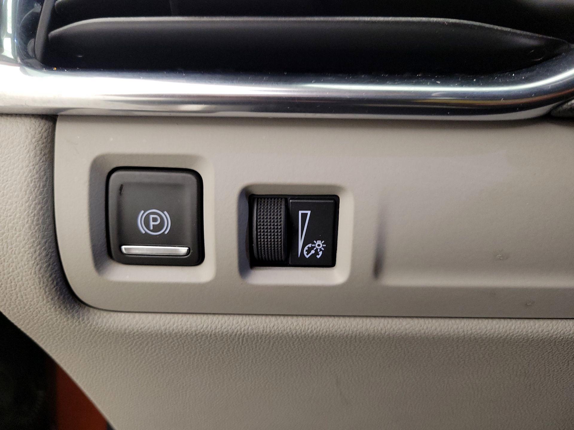 Thumbnail: 2019 Cadillac XT4 - 13
