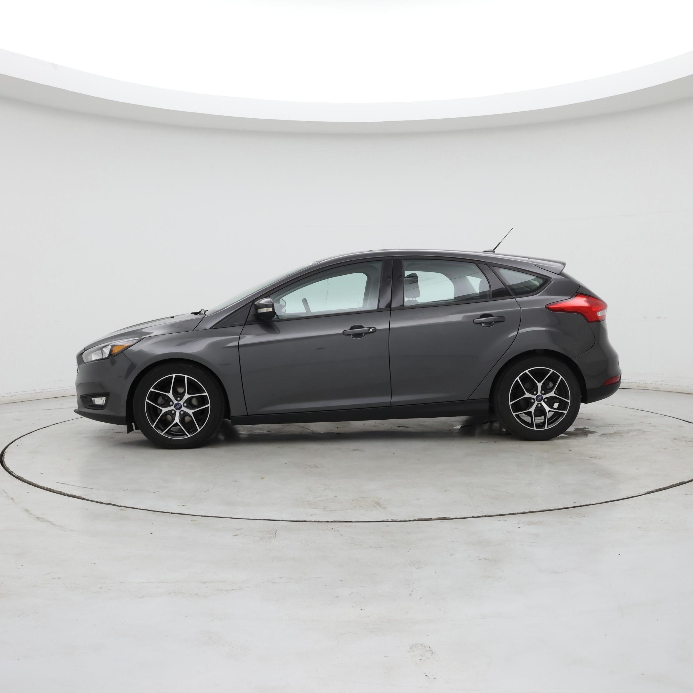 Thumbnail: 2017 Ford Focus - 3