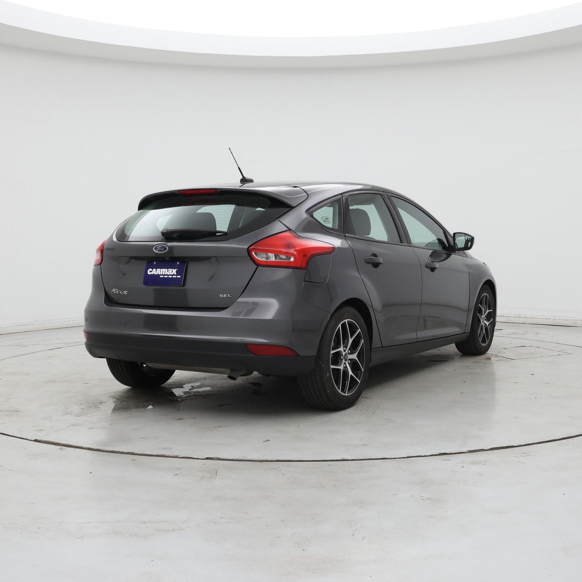 Thumbnail: 2017 Ford Focus - 8