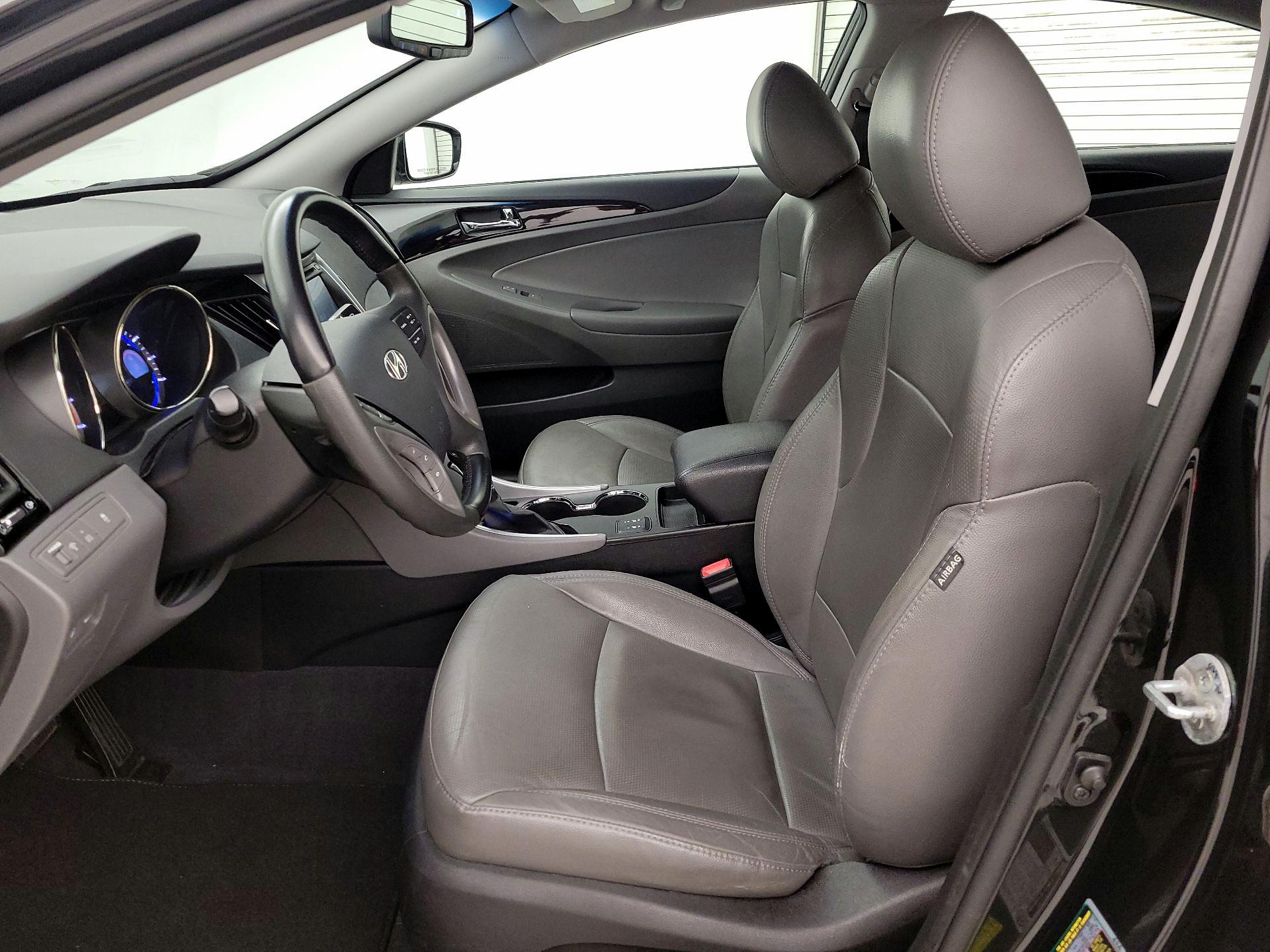 Thumbnail: 2013 Hyundai Sonata - 11