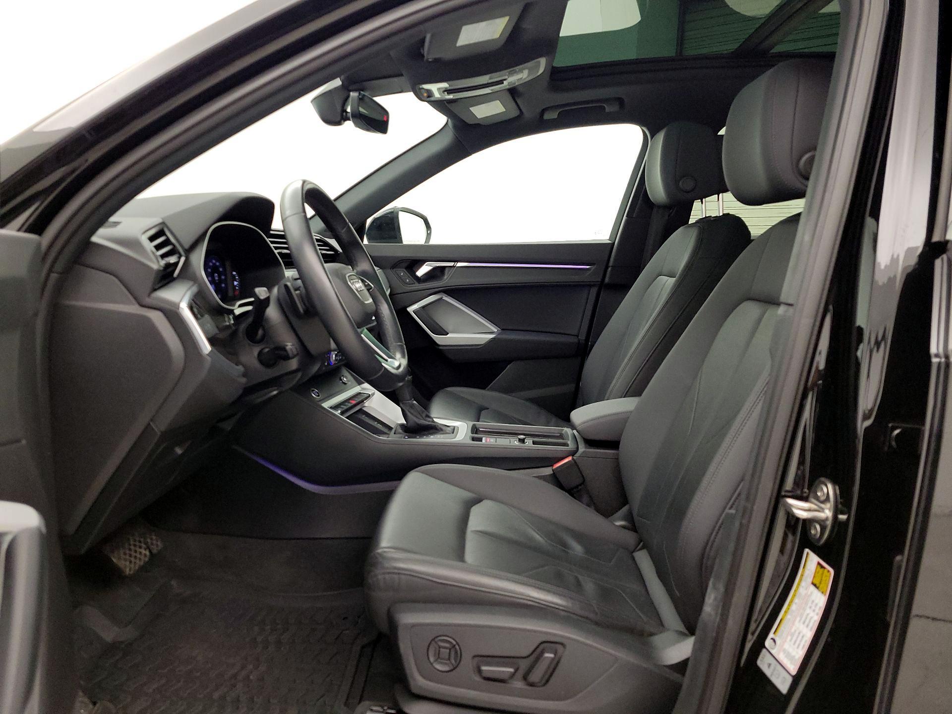 Thumbnail: 2021 Audi Q3 - 11