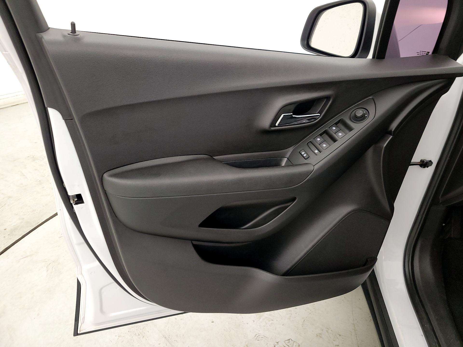 Thumbnail: 2020 Chevrolet Trax - 12