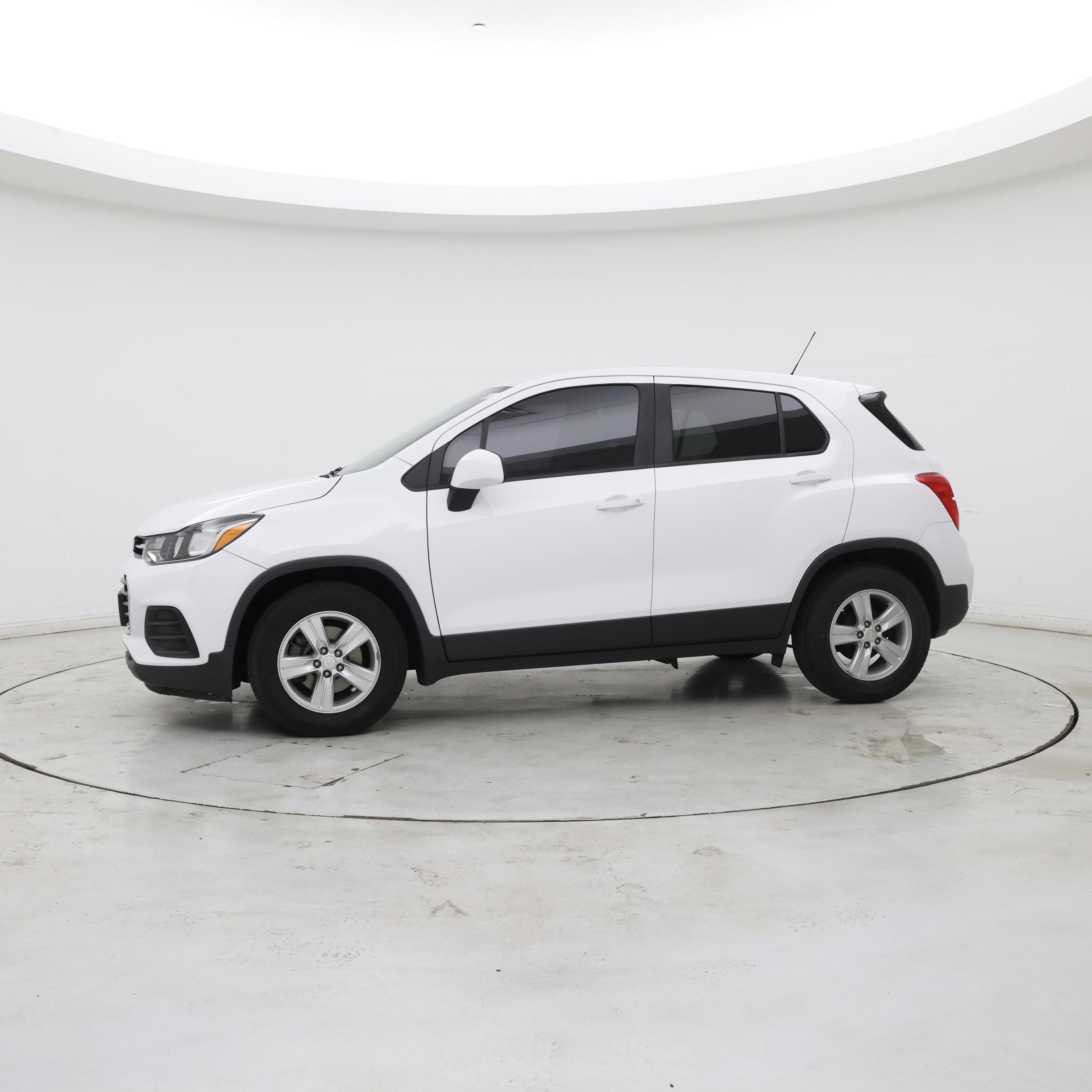 Thumbnail: 2020 Chevrolet Trax - 3
