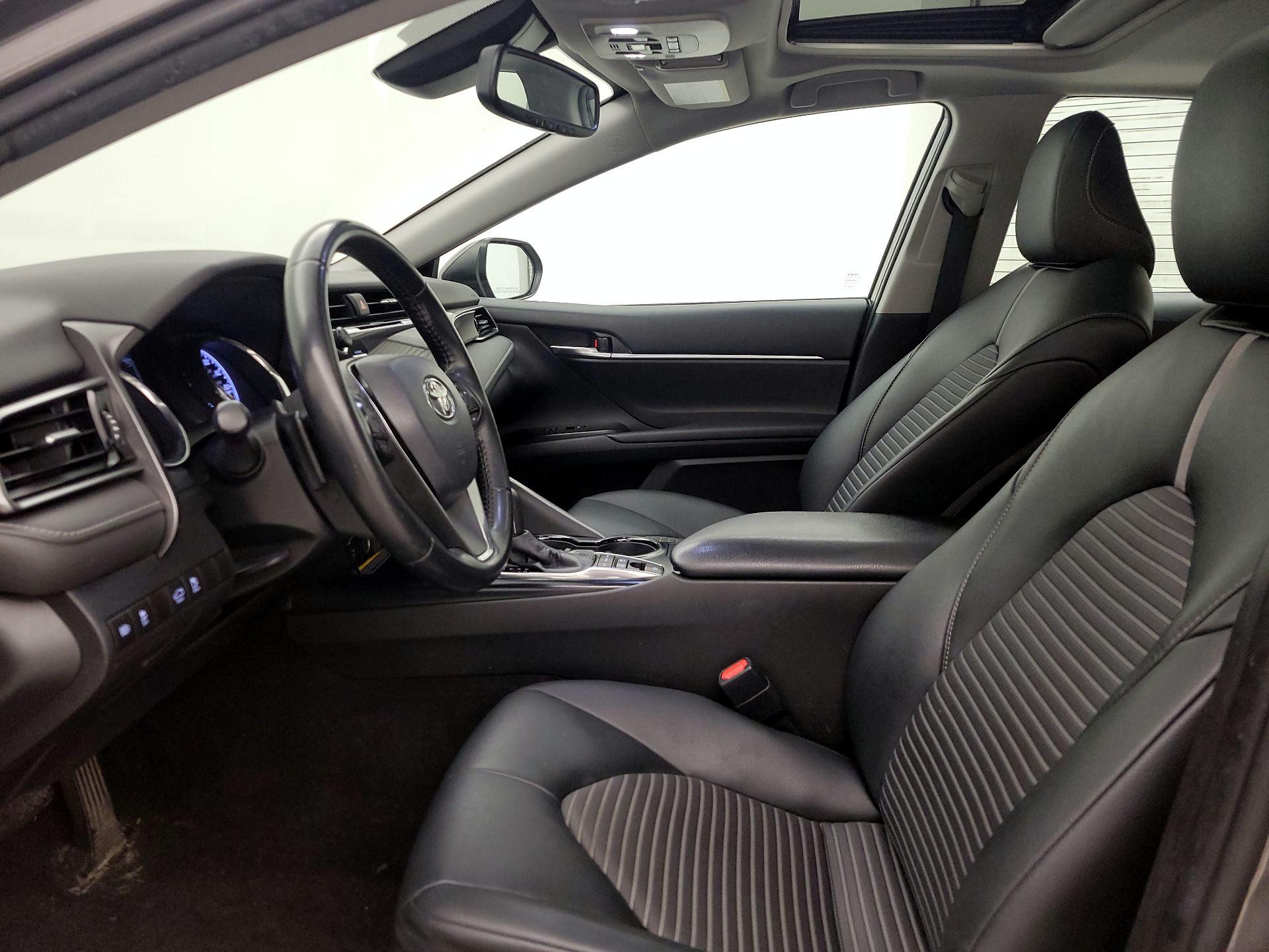 Thumbnail: 2019 Toyota Camry - 11