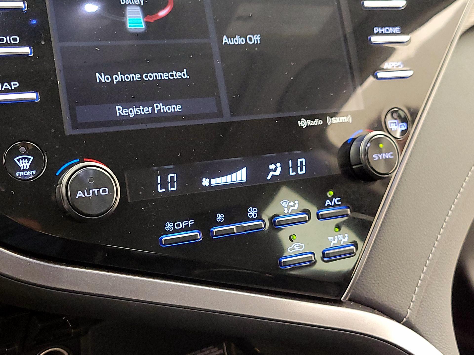 Thumbnail: 2019 Toyota Camry - 16