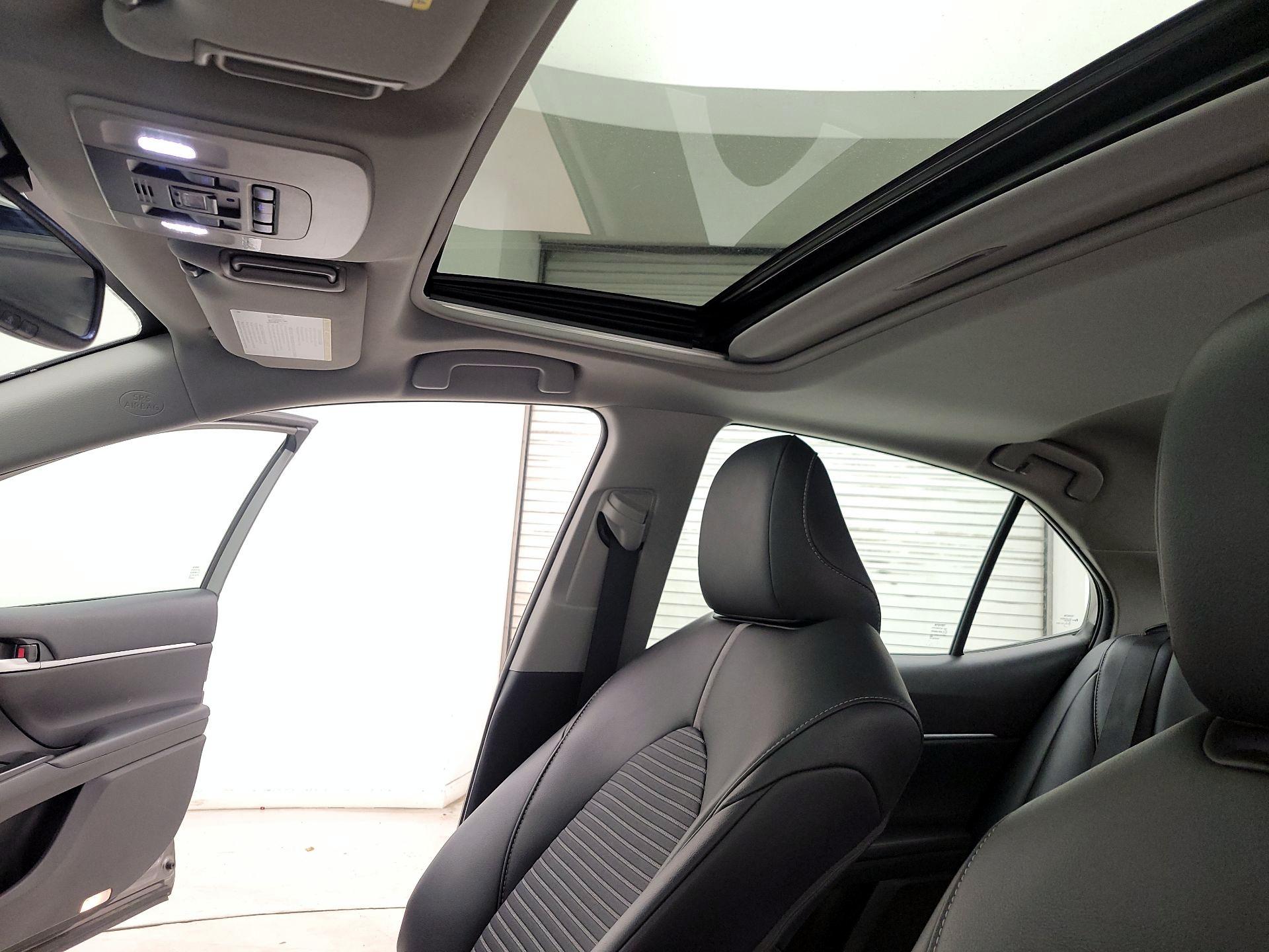 Thumbnail: 2019 Toyota Camry - 19