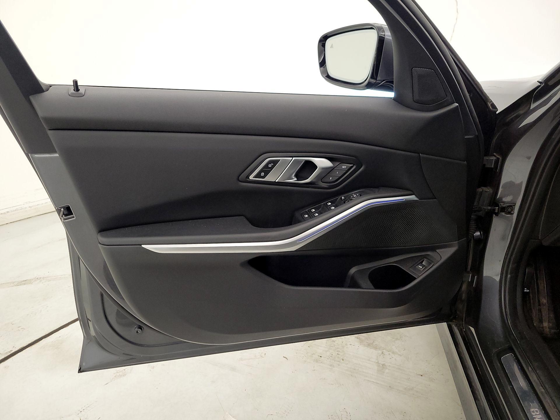 Thumbnail: 2022 BMW 3 Series - 12