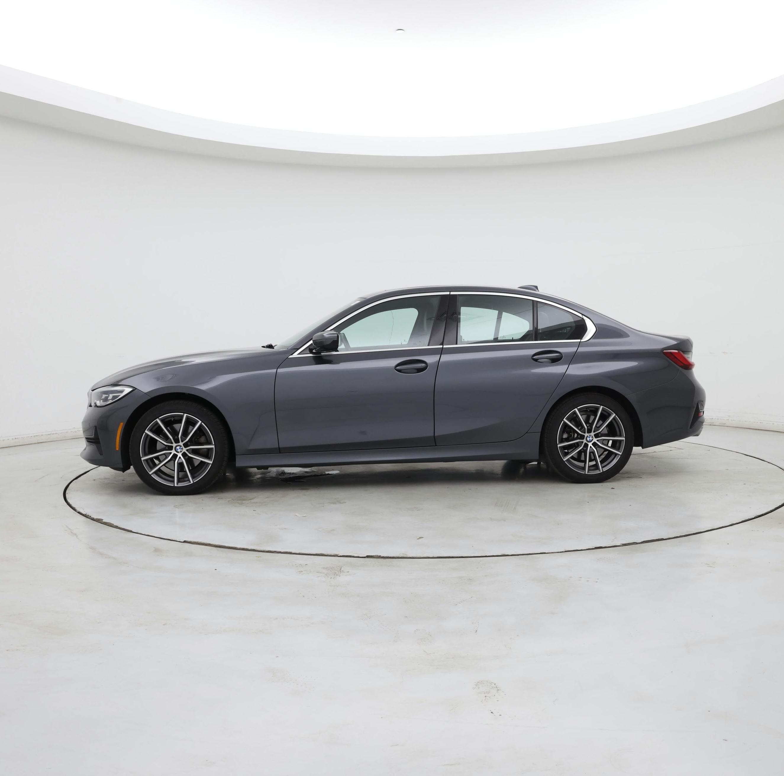 Thumbnail: 2022 BMW 3 Series - 3