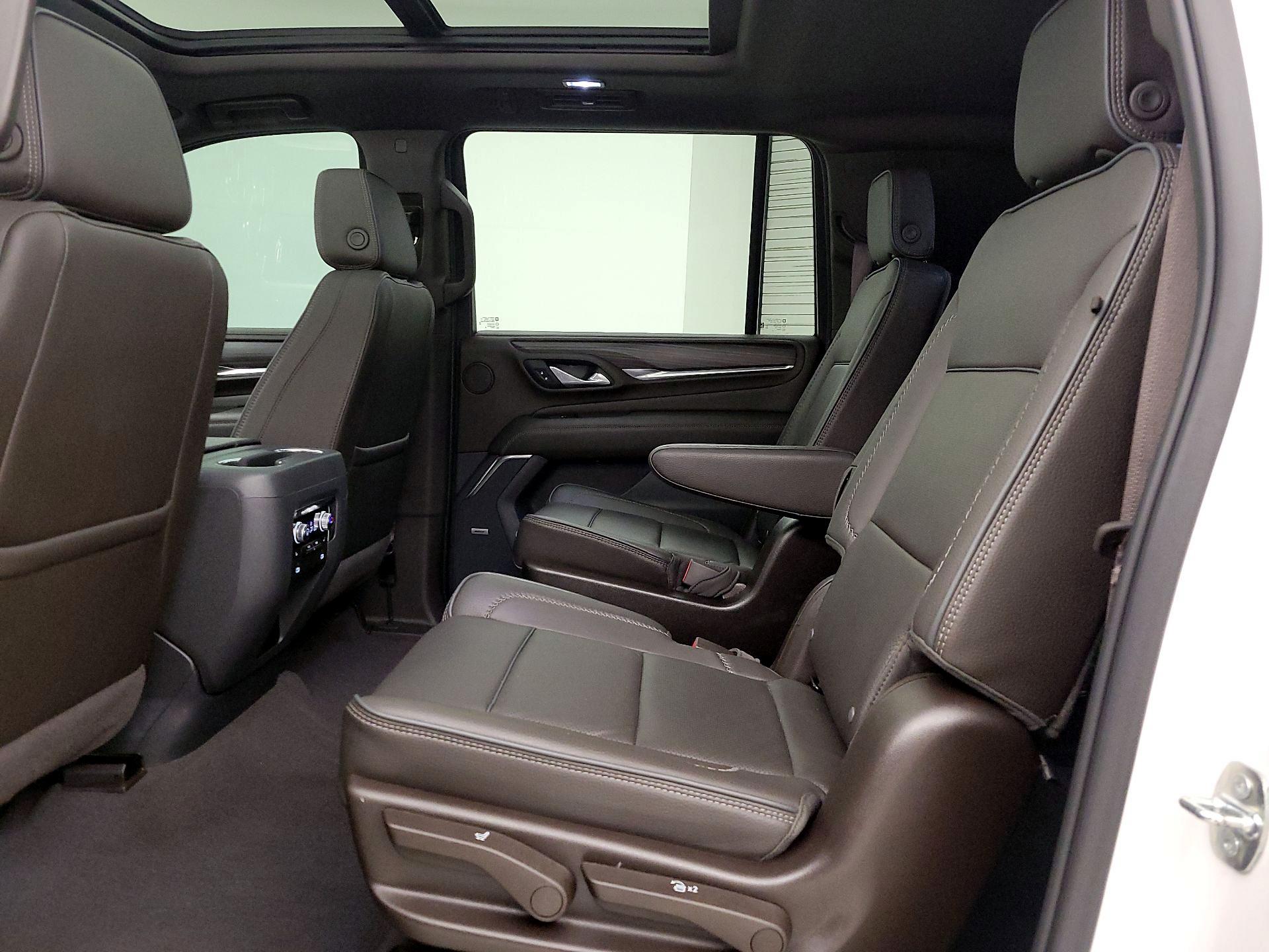 Thumbnail: 2022 GMC Yukon XL - 20