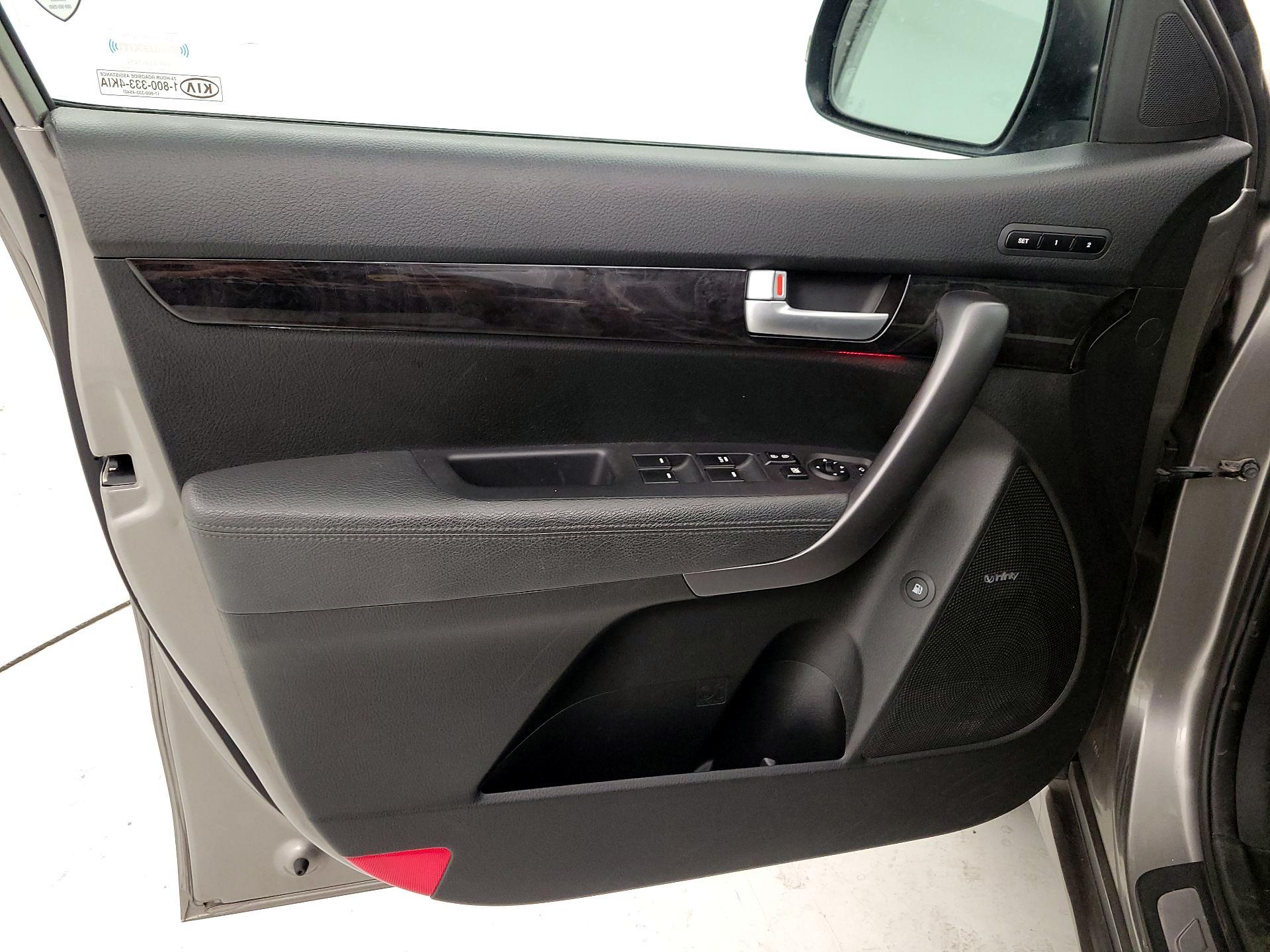 Thumbnail: 2014 Kia Sorento - 12