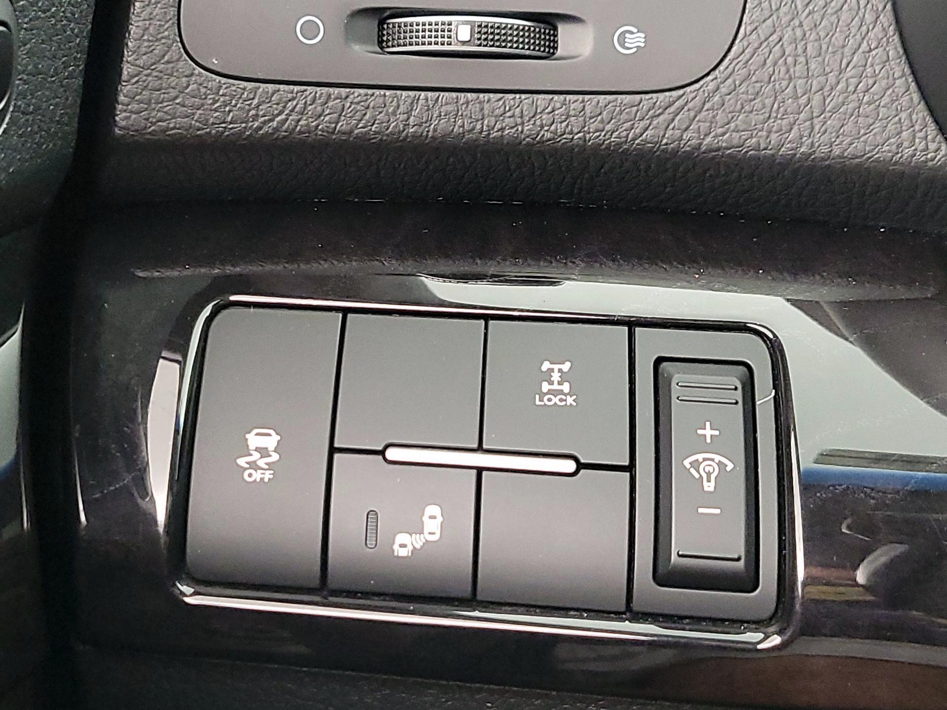Thumbnail: 2014 Kia Sorento - 13