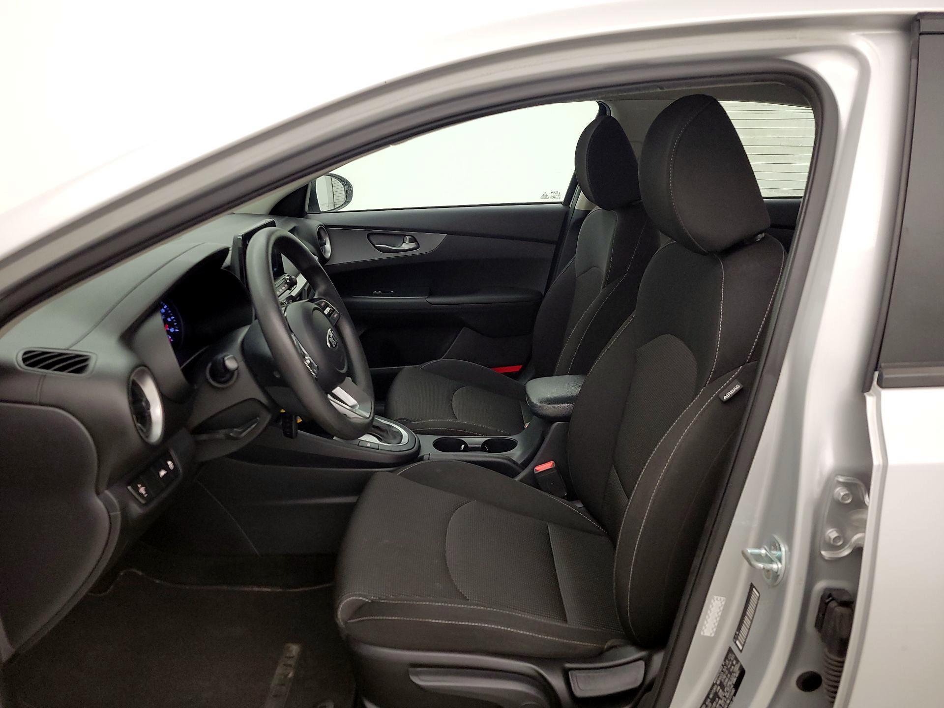 Thumbnail: 2021 Kia Forte - 11