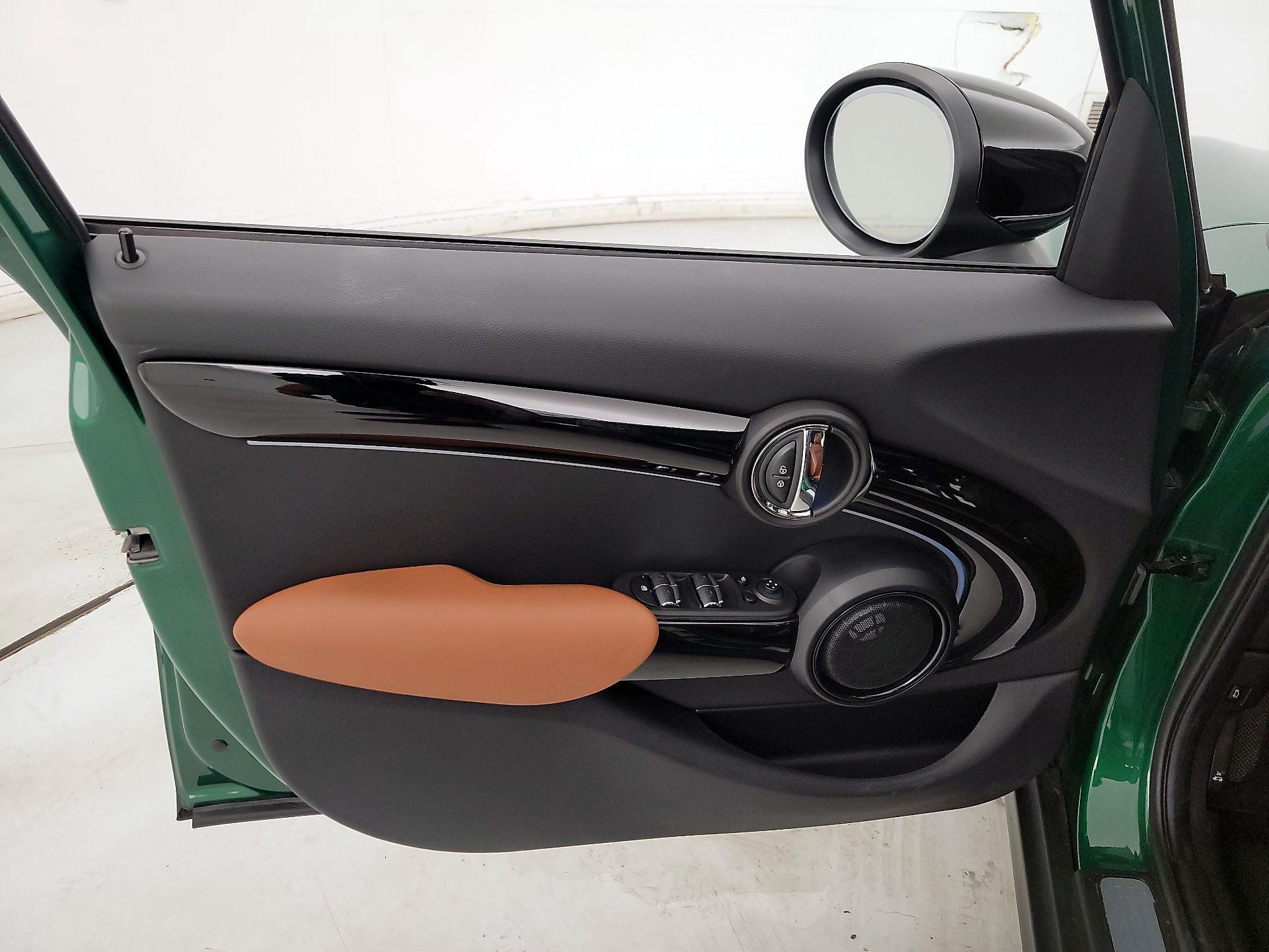 Thumbnail: 2022 MINI Cooper Hardtop - 12