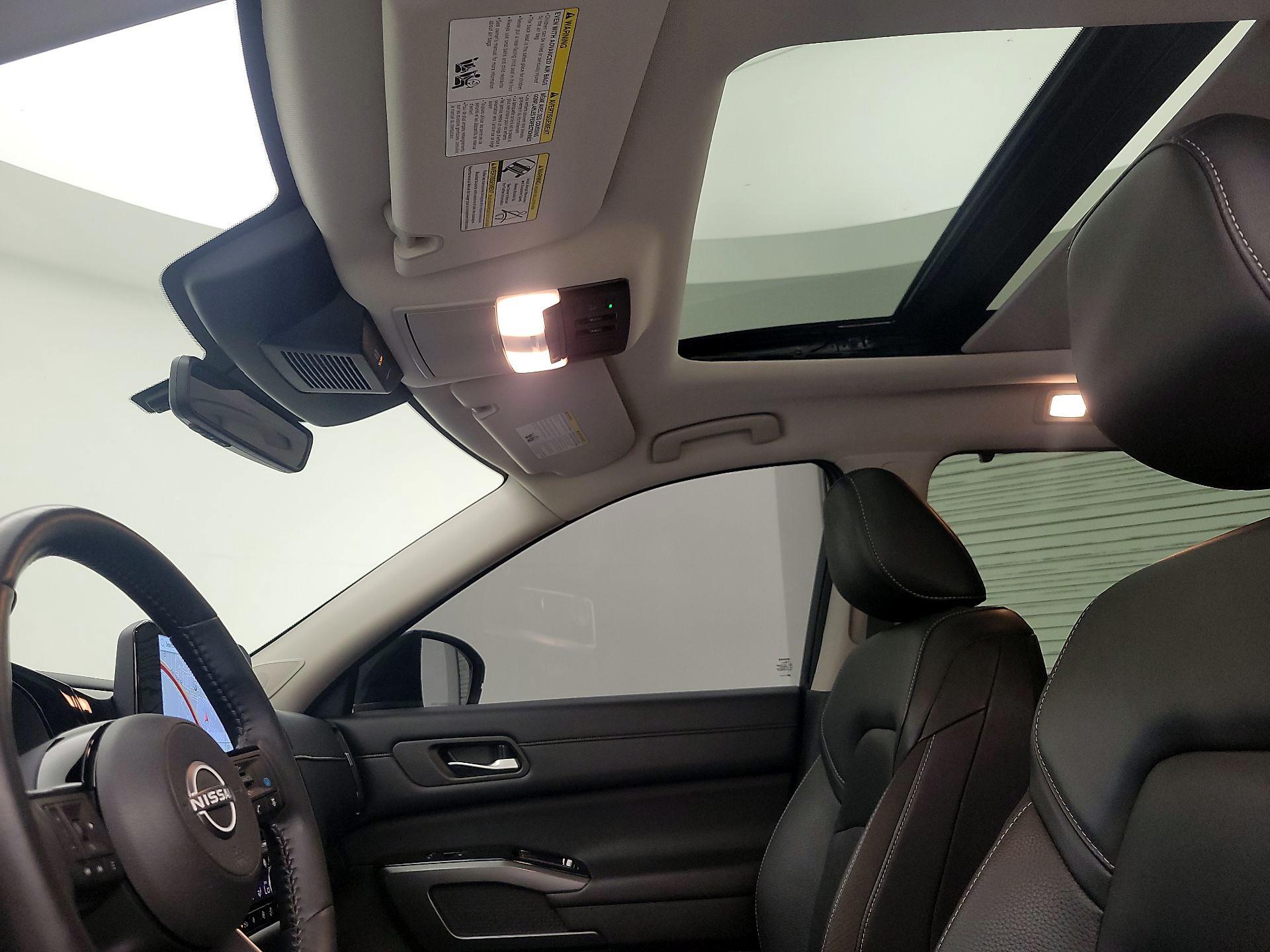 Thumbnail: 2023 Nissan Pathfinder - 18