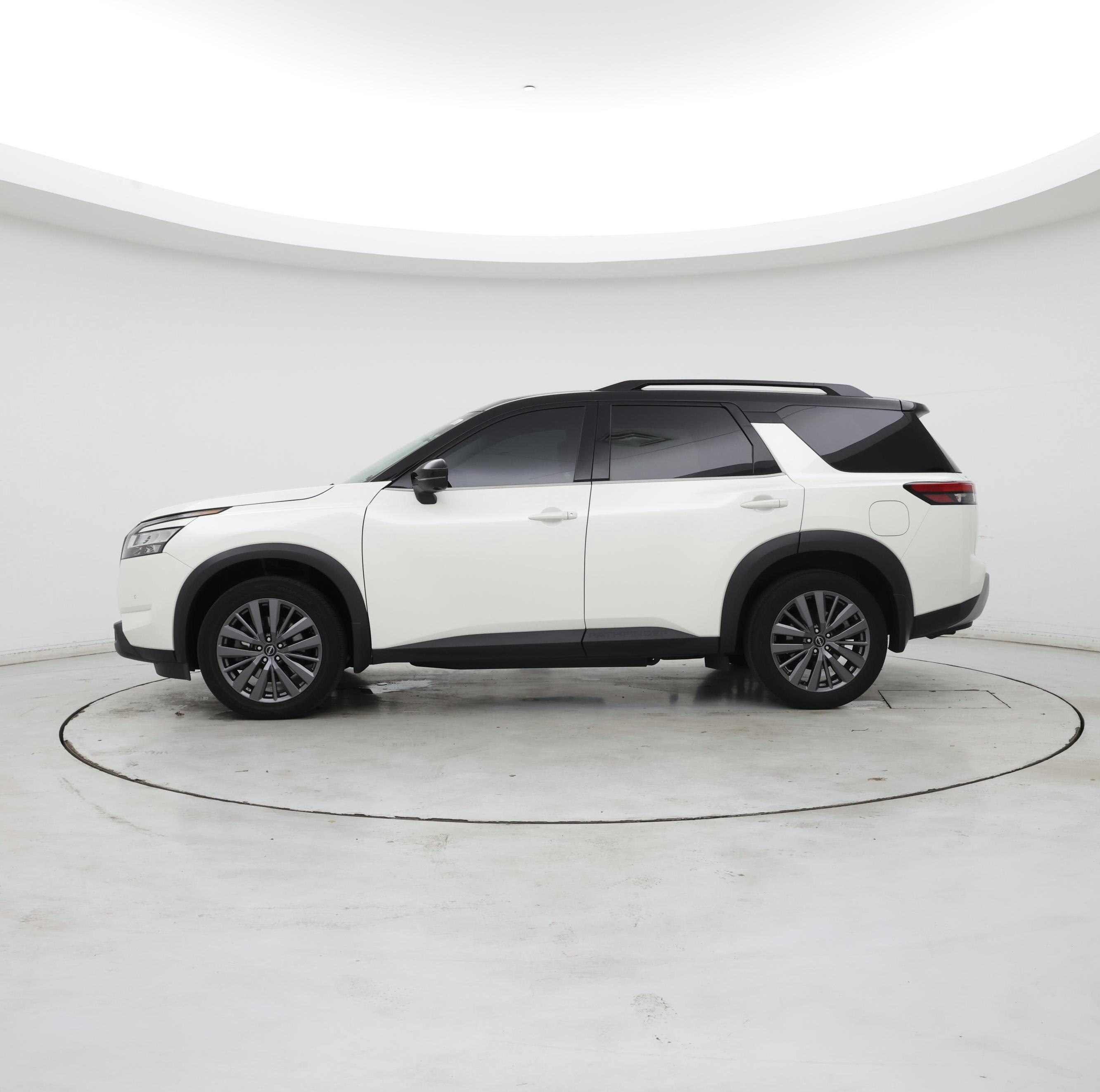 Thumbnail: 2023 Nissan Pathfinder - 3