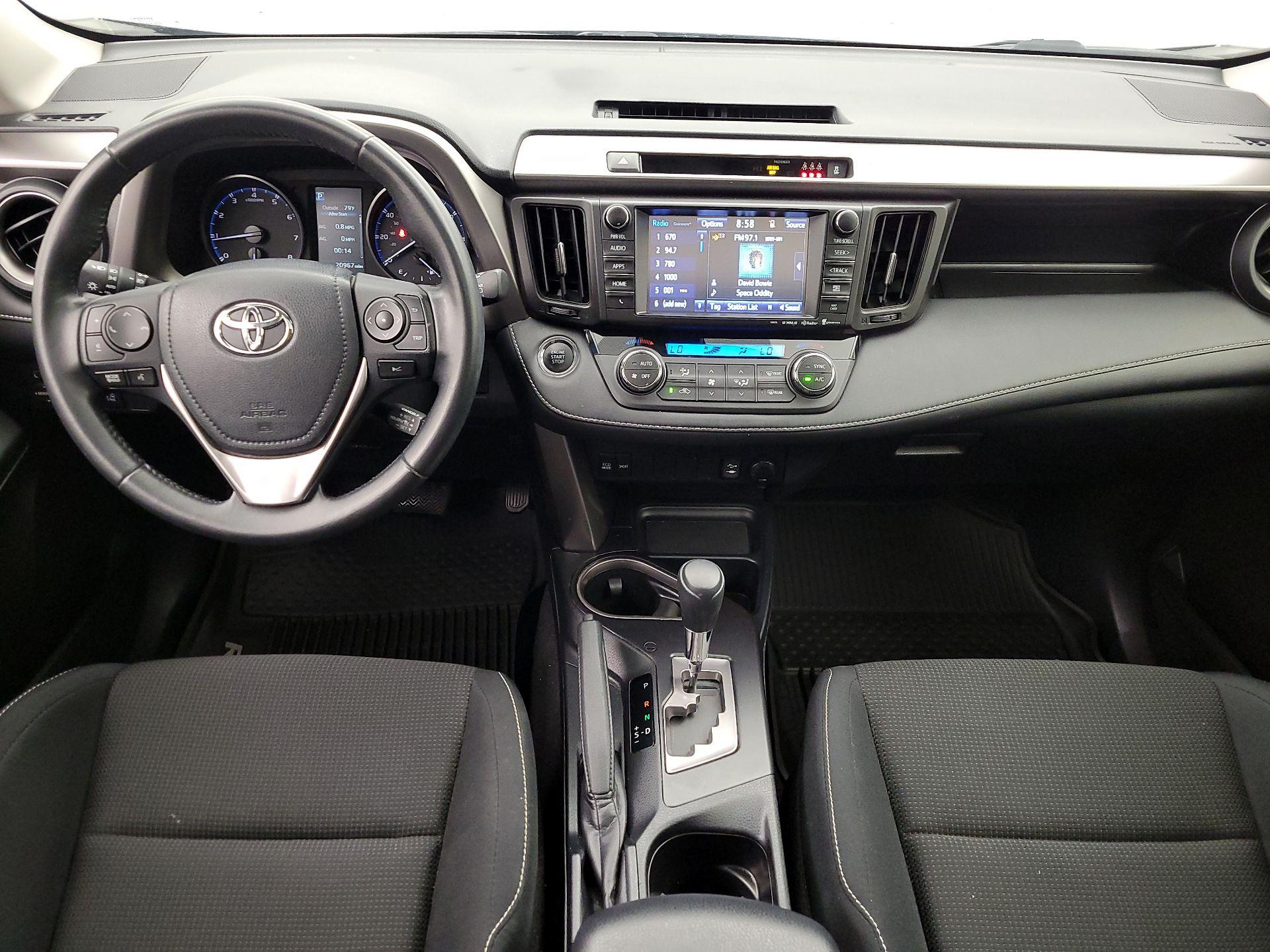 Thumbnail: 2017 Toyota RAV4 - 9